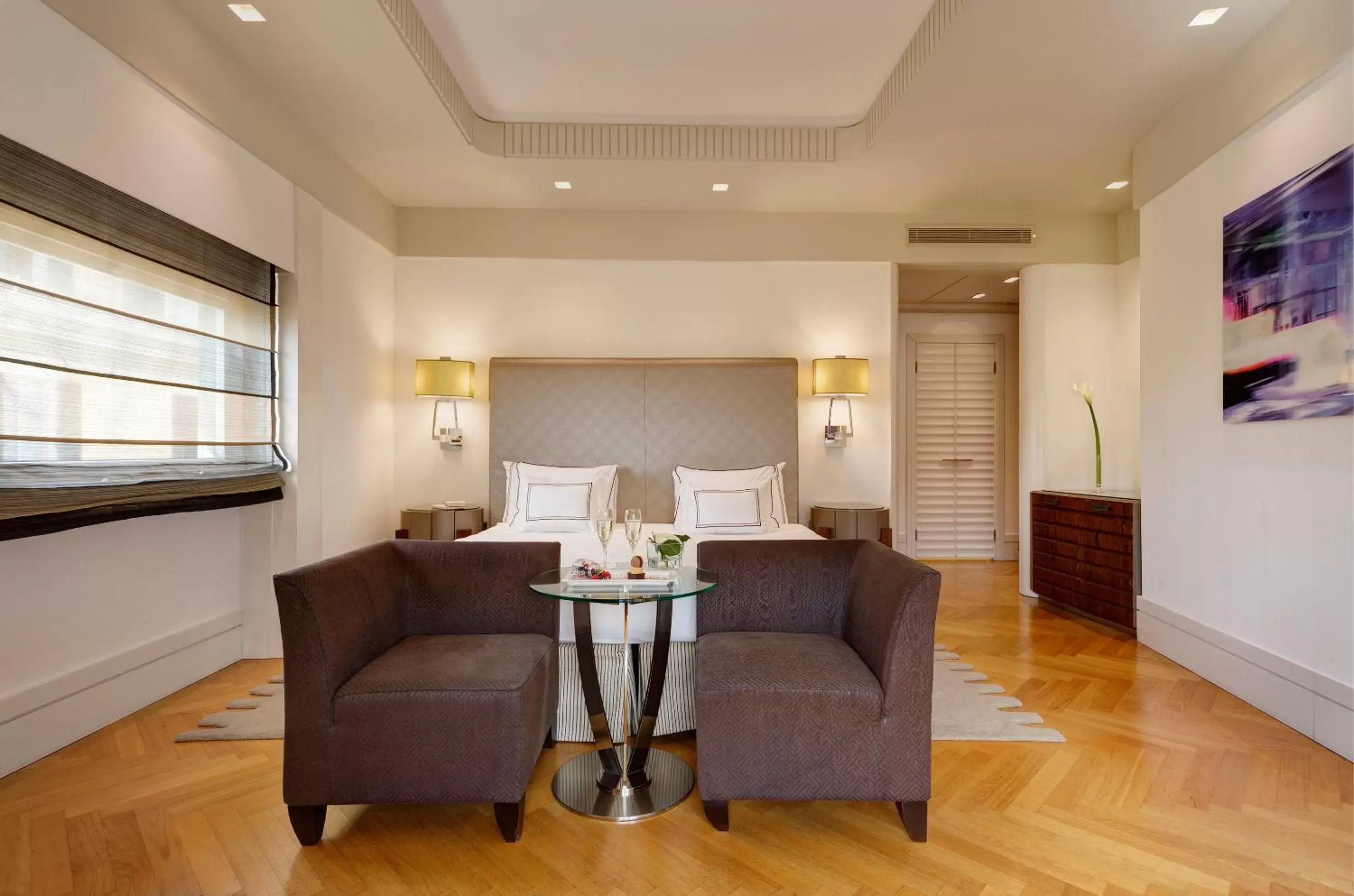 Bedroom, Seating Area in Meliá Genova