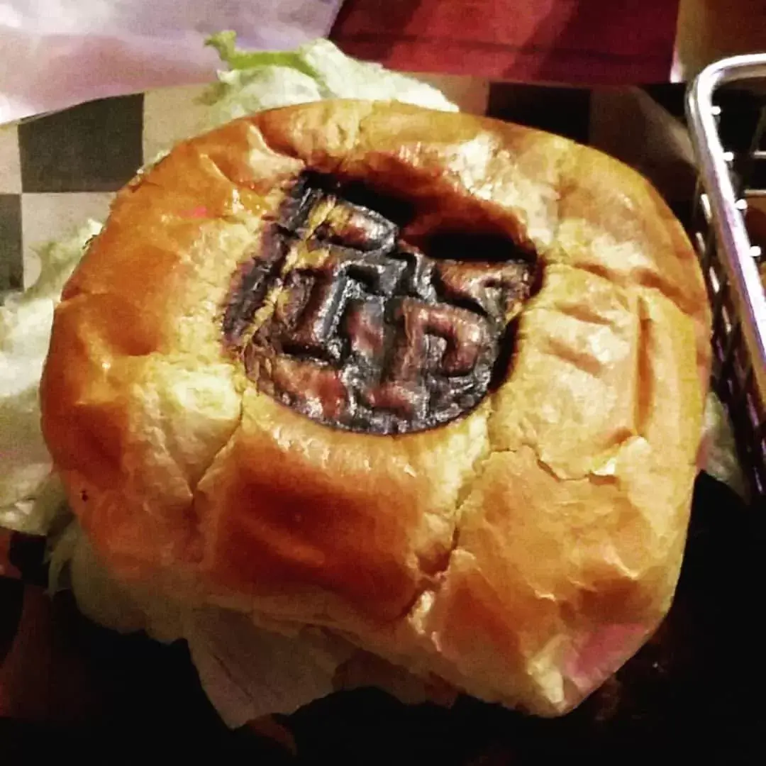 Restaurant/places to eat in Cedar Stables Inn & Suites Restaurant/places to eat in Cedar Stables Inn & Suites