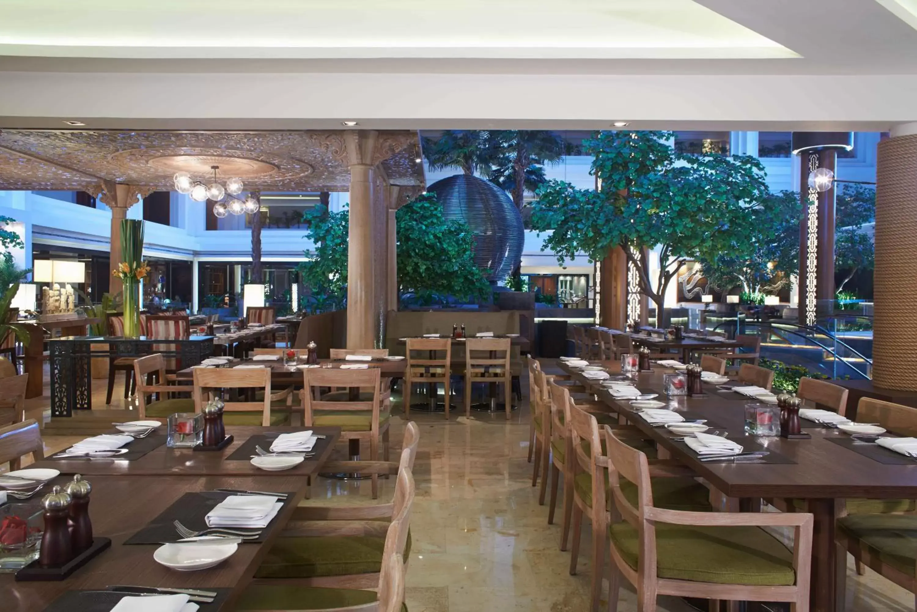 Restaurant/Places to Eat in Gran Melia Jakarta