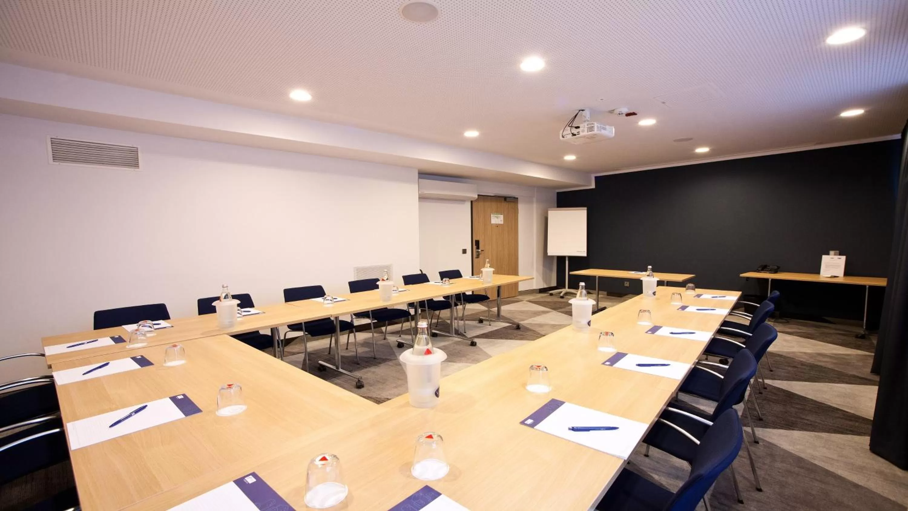 Business facilities in Holiday Inn Express - Saarbrücken by IHG