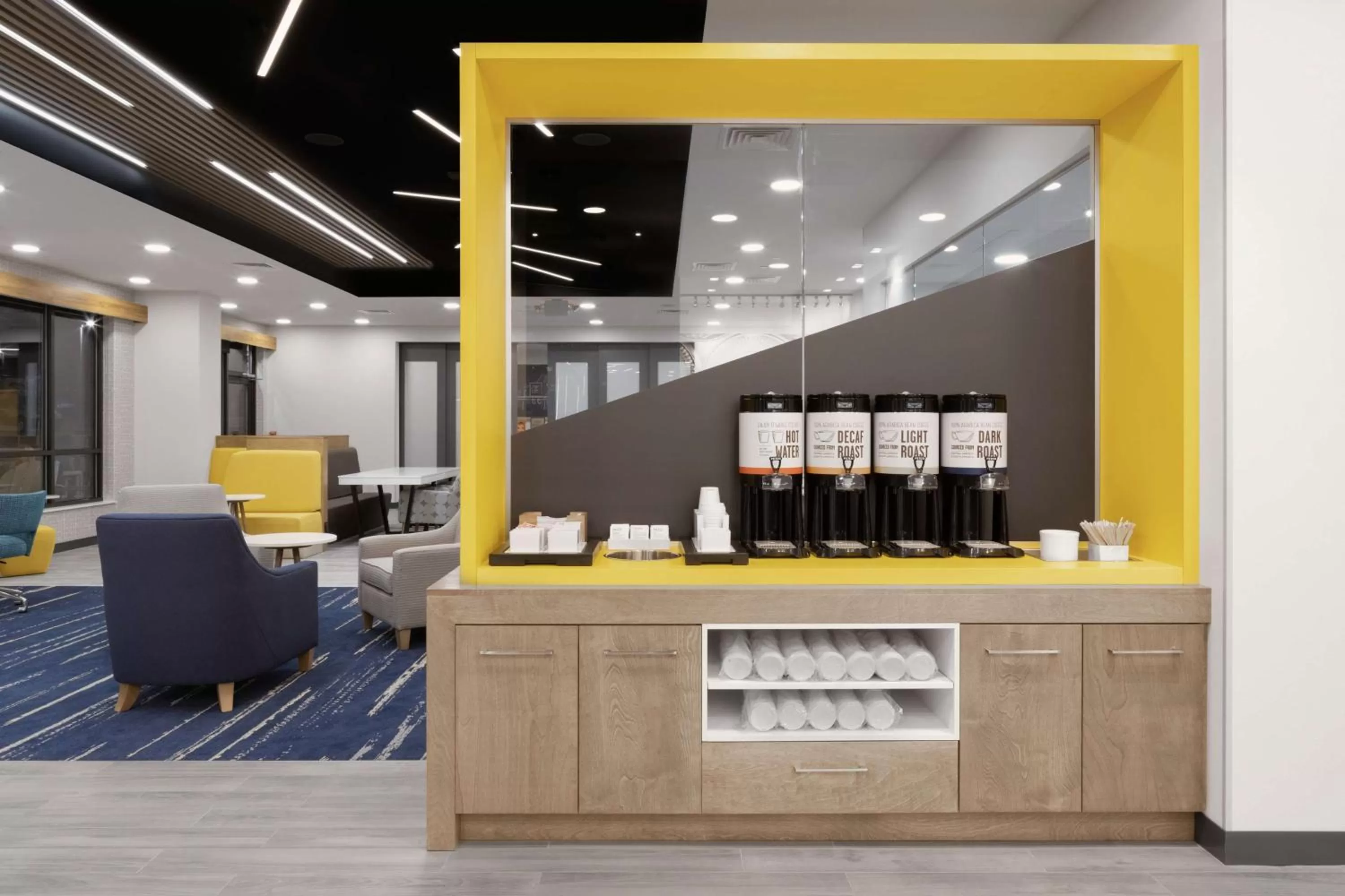 Lobby or reception in Hampton Inn by Hilton Verona at Turning Stone