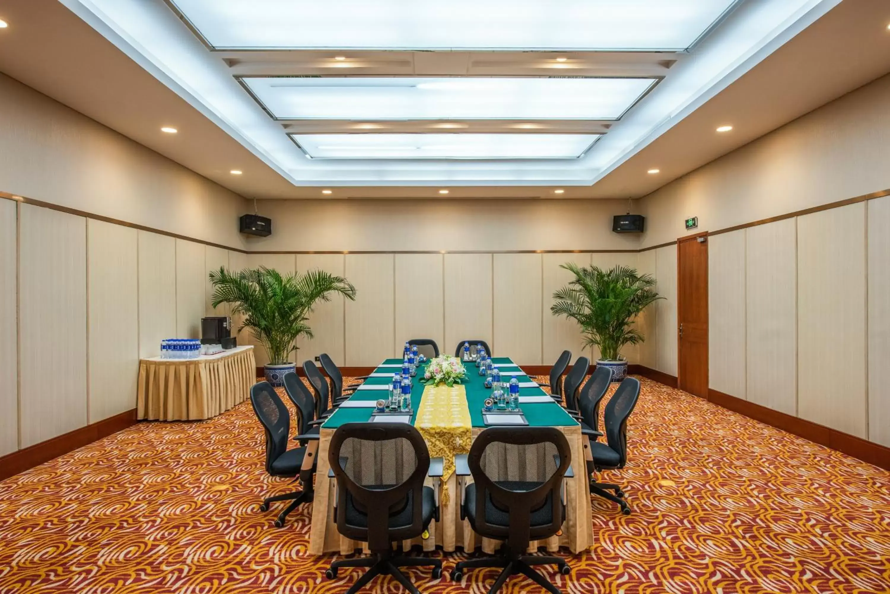 Meeting/conference room in Holiday Inn Temple Of Heaven Beijing, an IHG Hotel