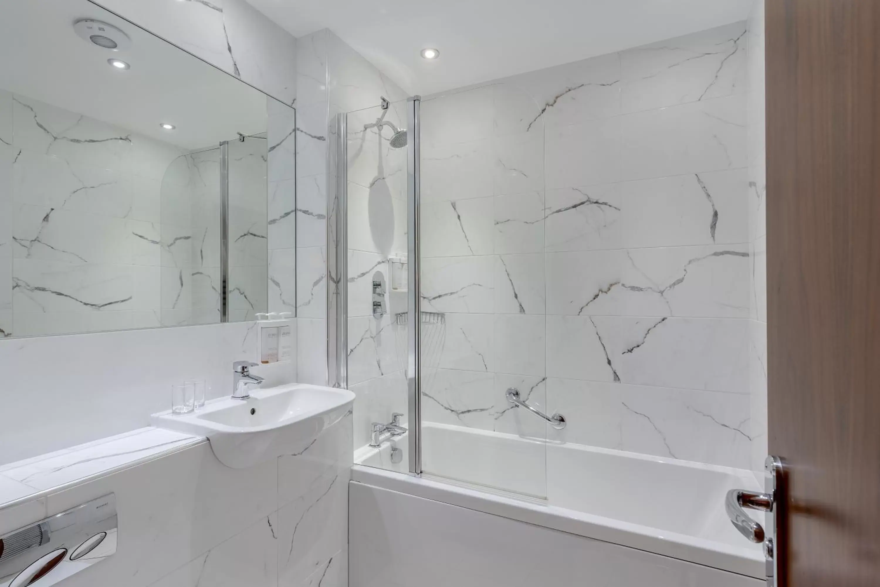 Bathroom in Skiddaw Hotel