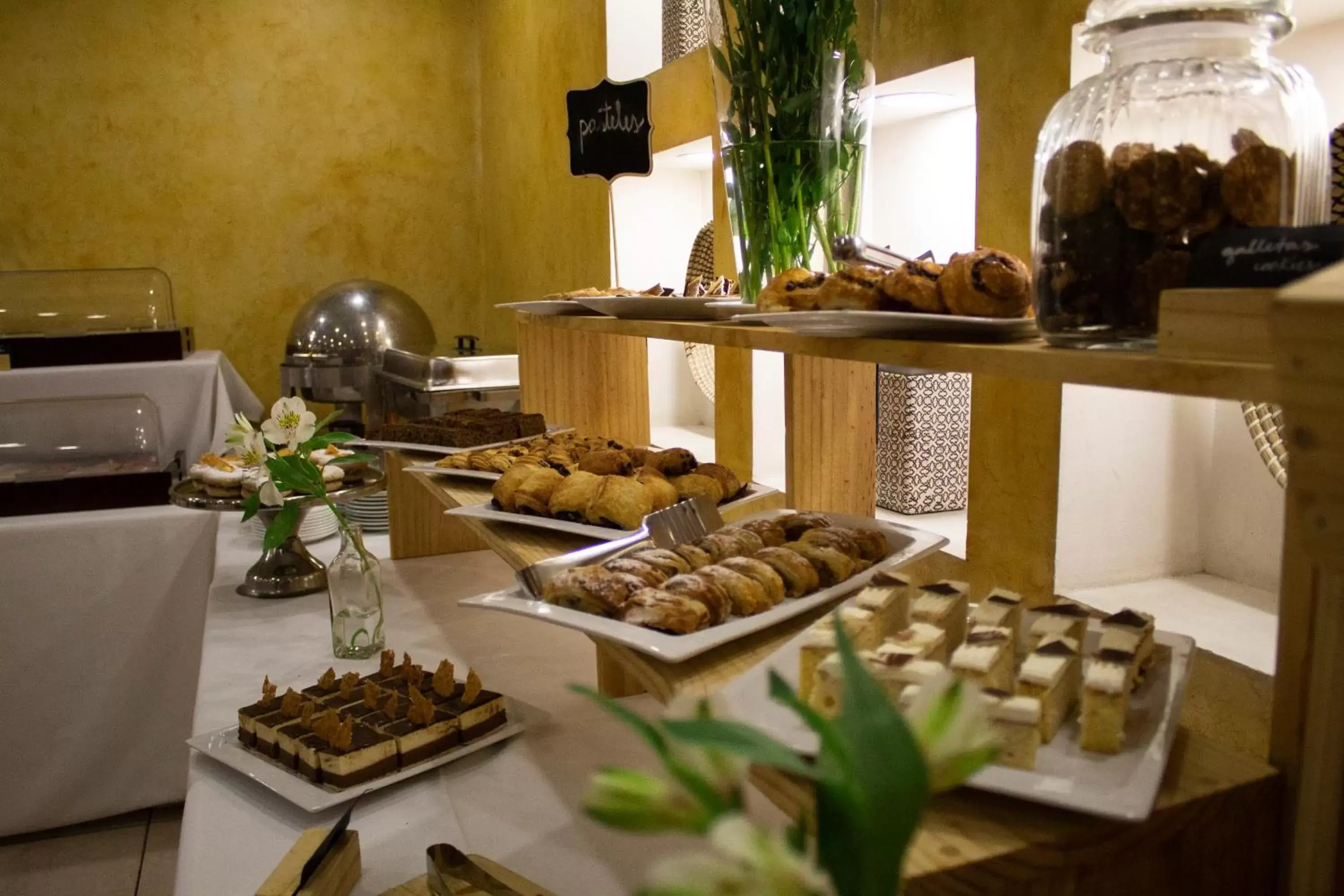 Buffet breakfast in Hotel Gran Palace