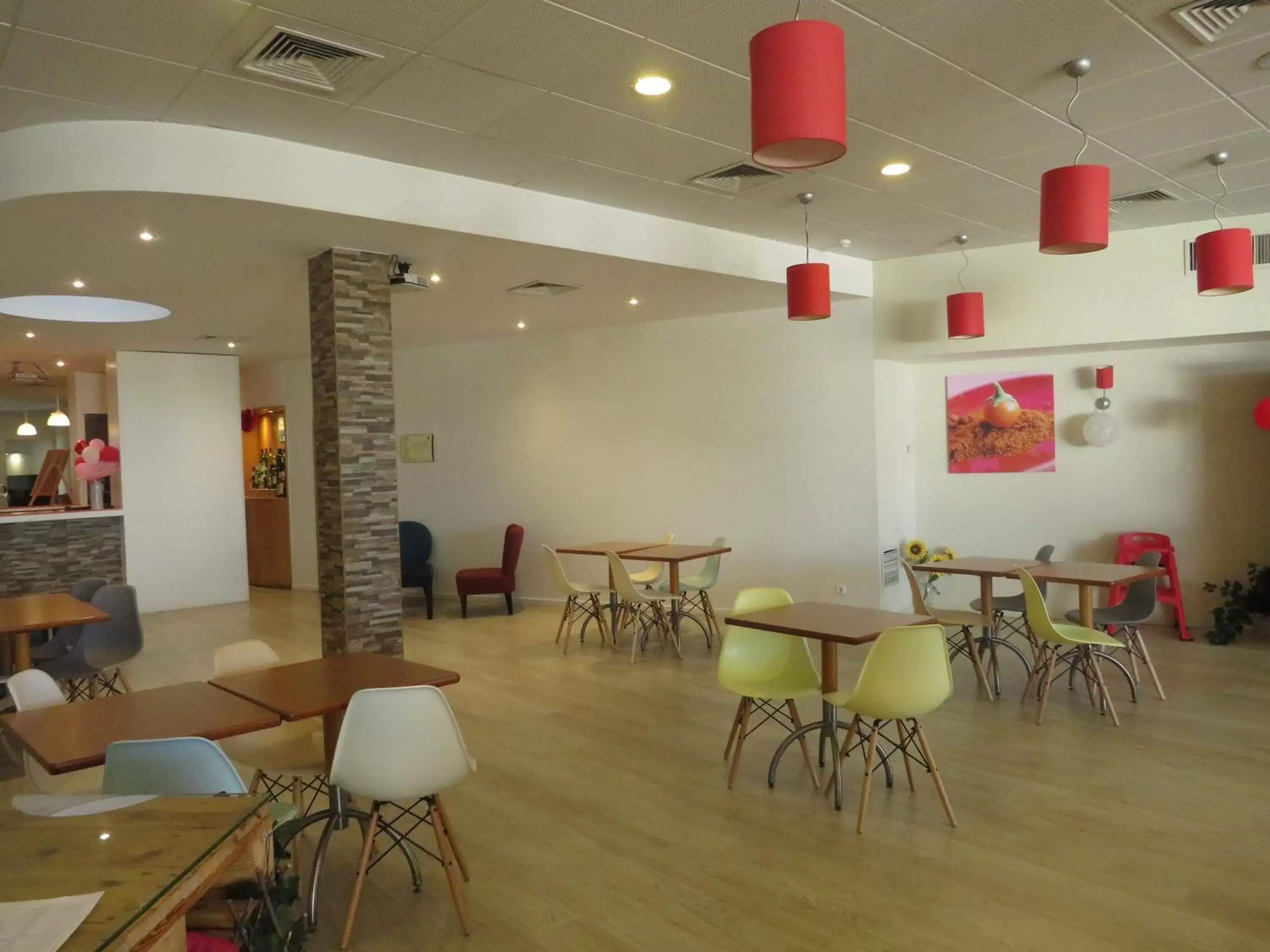 Restaurant/Places to Eat in Hotel ibis Faro Algarve