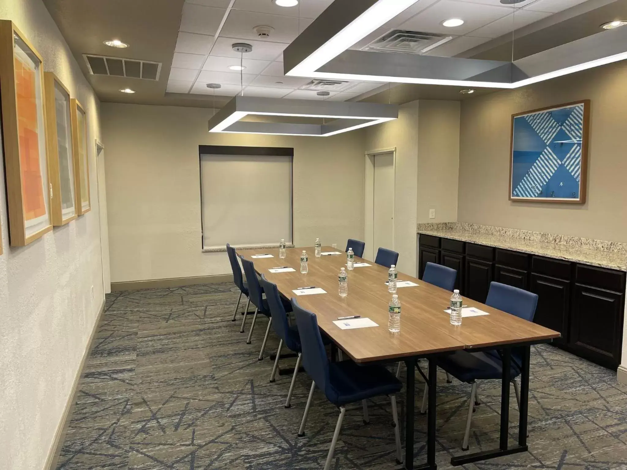Meeting/conference room in Holiday Inn Express and Suites Montgomery, an IHG Hotel