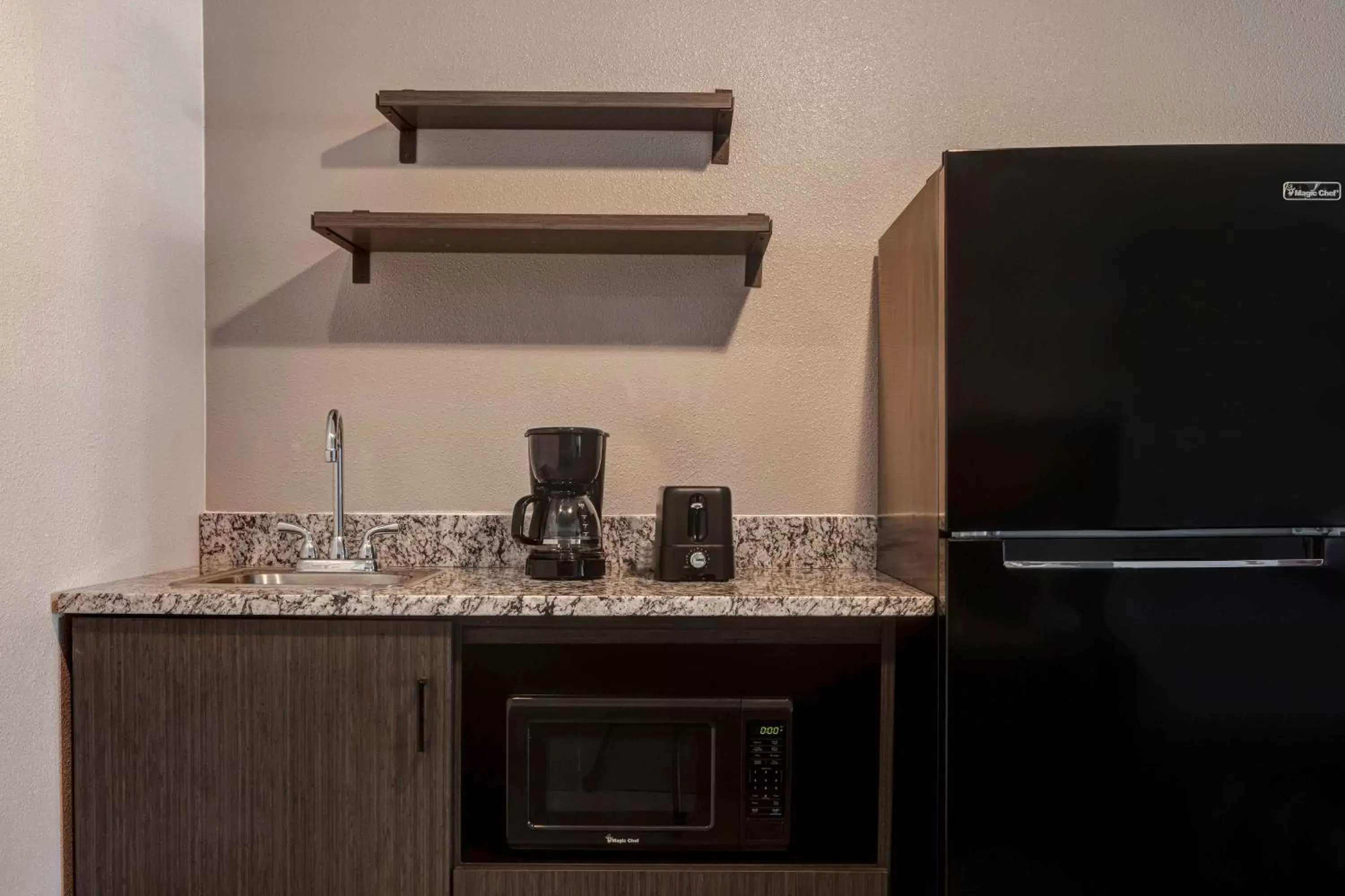 Photo of the whole room, Kitchen/Kitchenette in Studio 6 Branson West MO Silver Dollar City