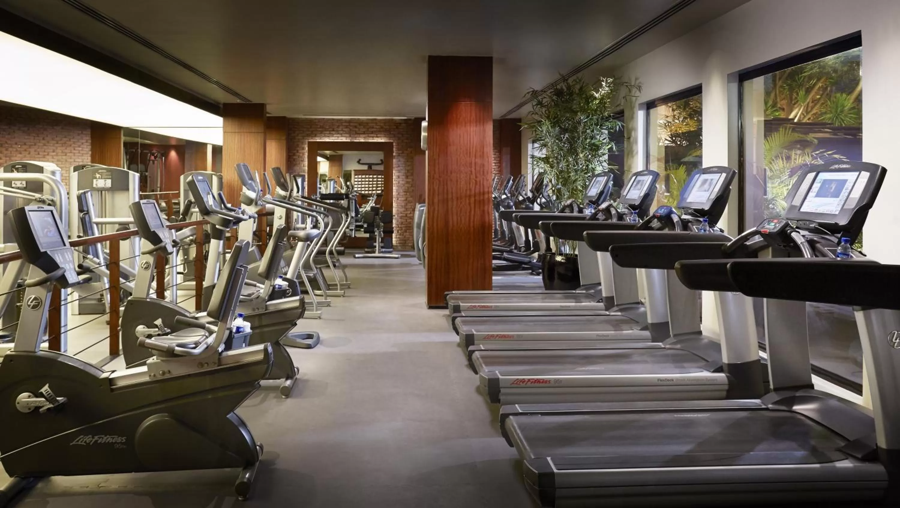 Fitness centre/facilities in The Peninsula Manila