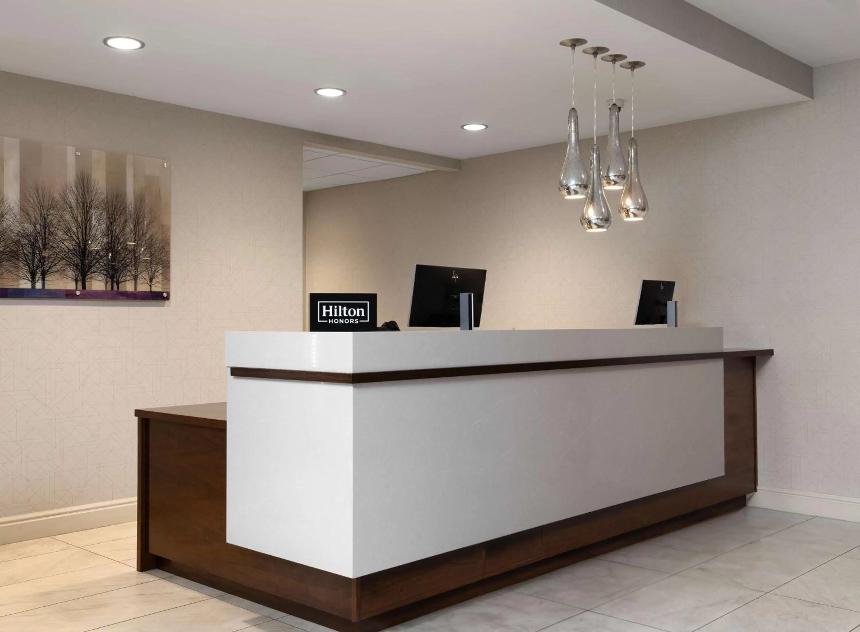 Lobby or reception in DoubleTree by Hilton Pittsburgh Airport