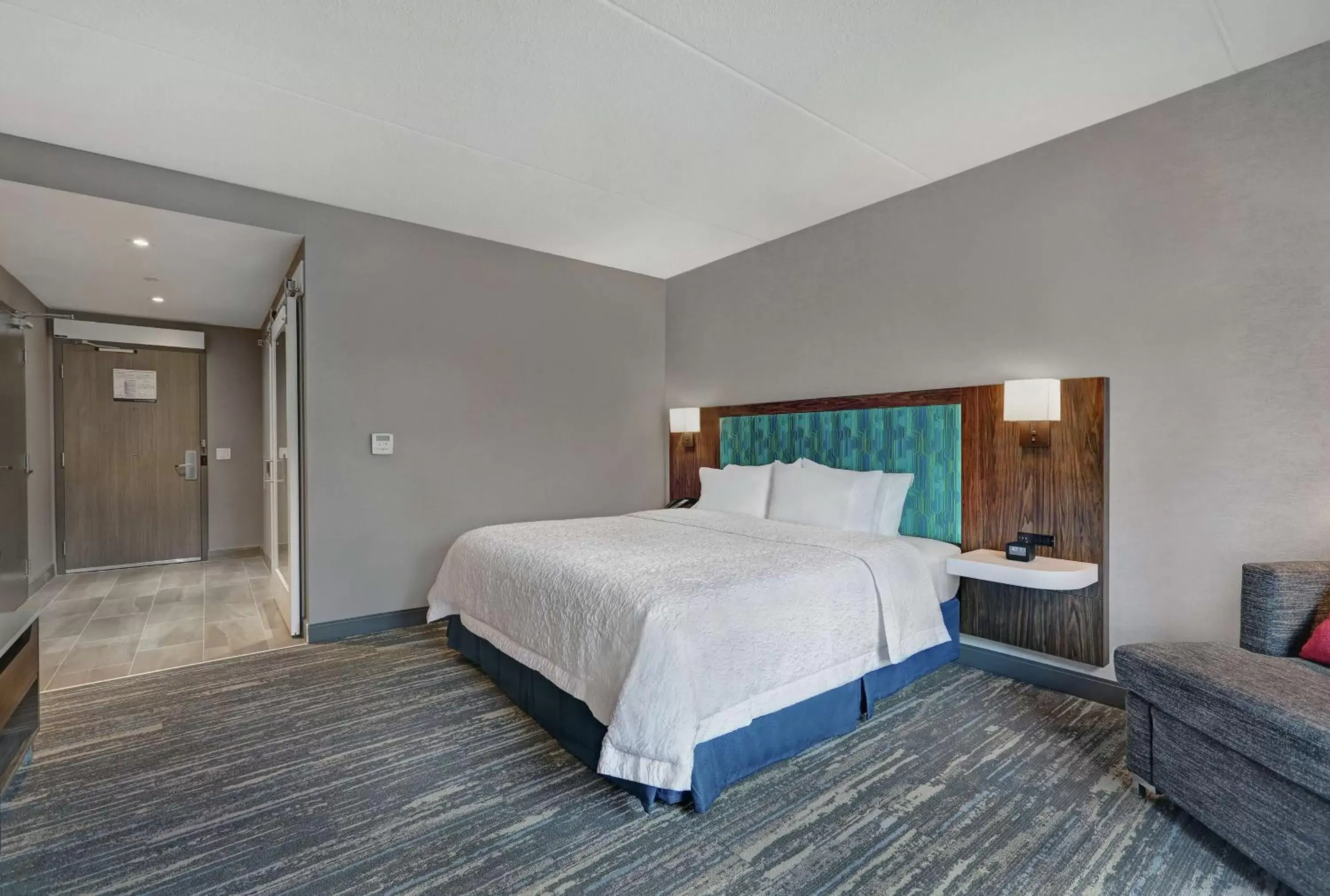 Bed in Hampton Inn Peterborough Bed in Hampton Inn Peterborough