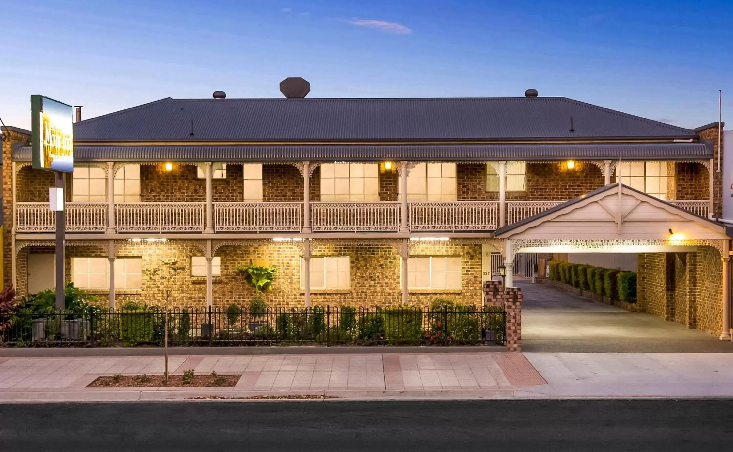 Property Building in Richmond Motor Inn