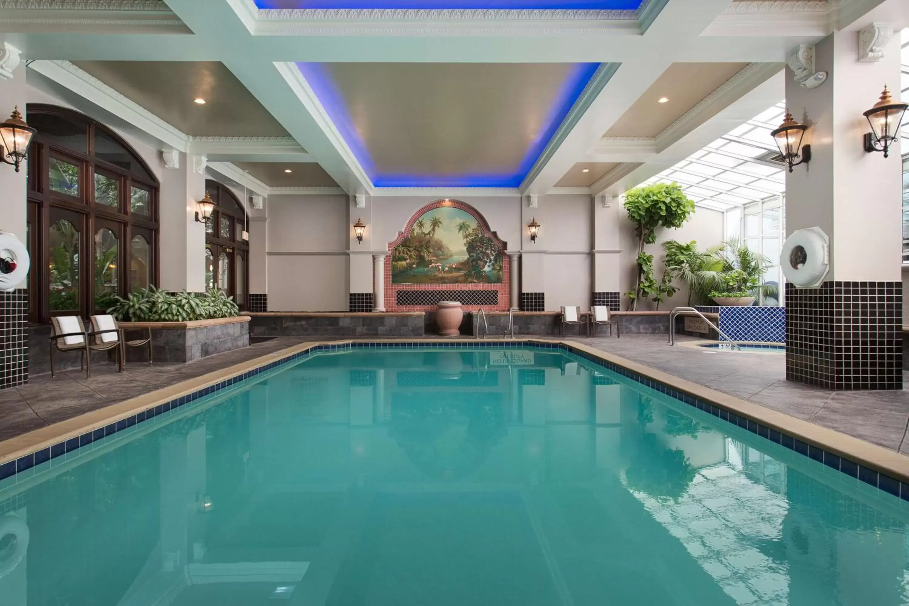 Pool view, Swimming Pool in Embassy Suites San Francisco Airport - Waterfront