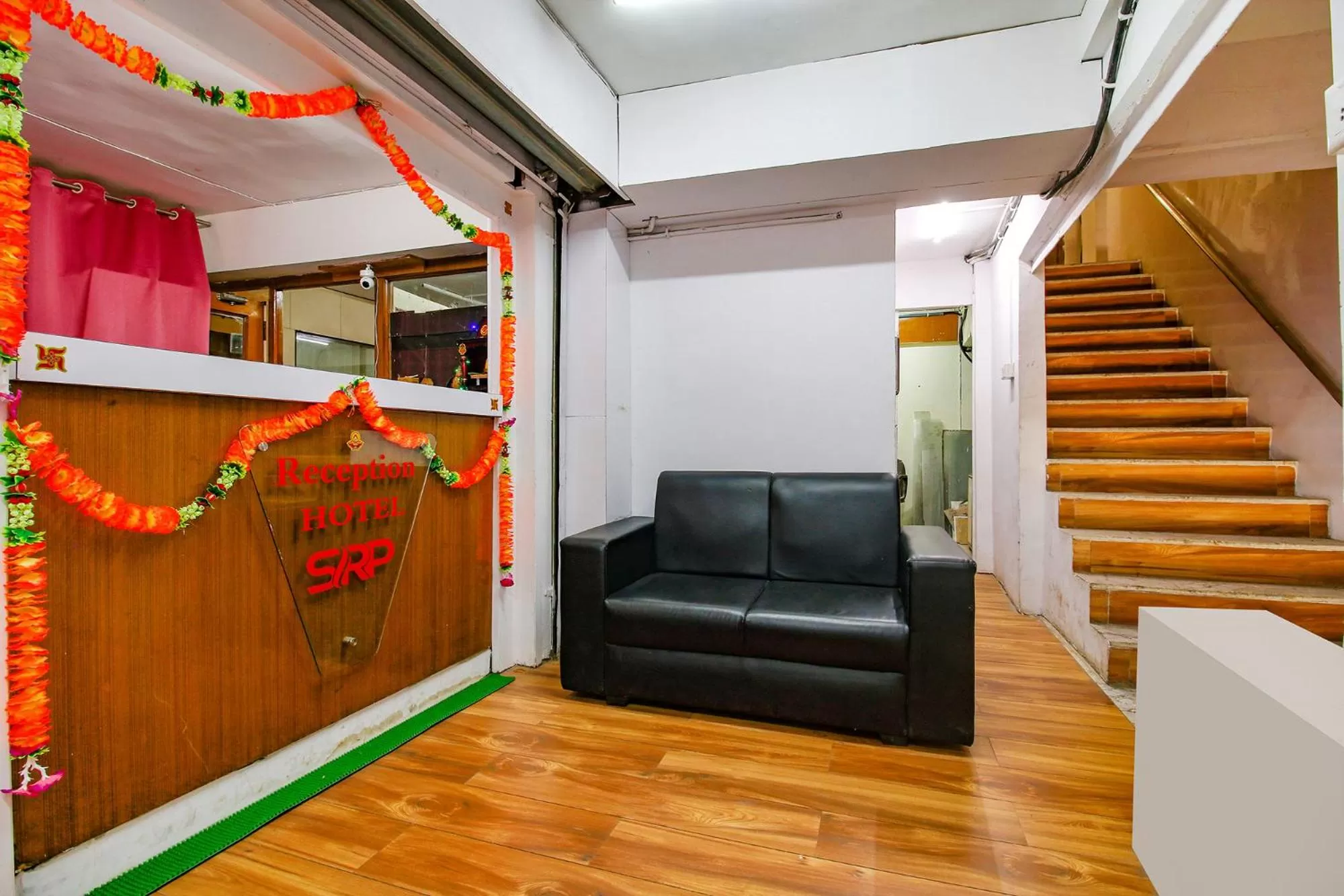 Lobby or reception in FabHotel Silkroute Palace