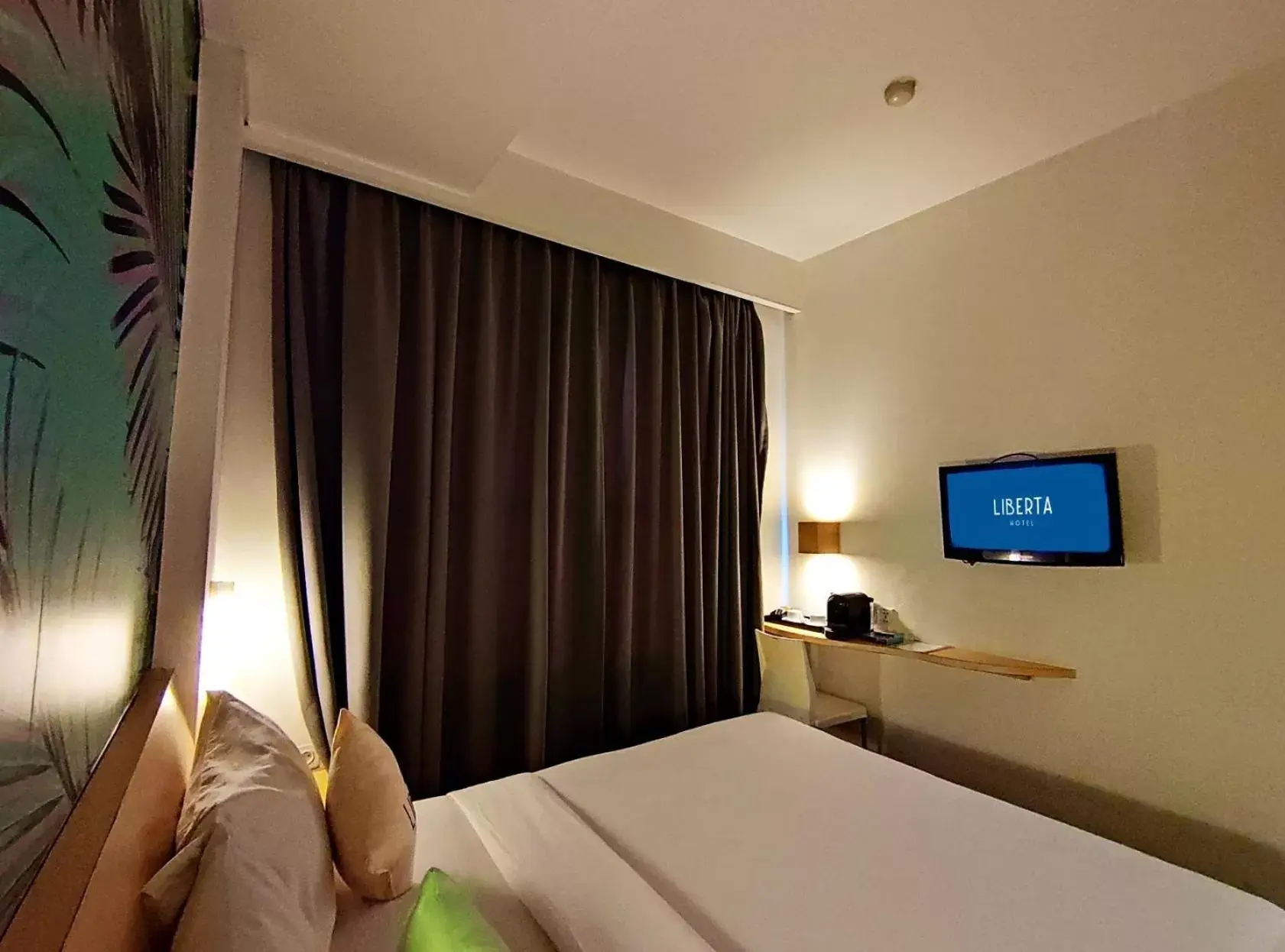 Bedroom, Bed in Liberta Hotel Kemang