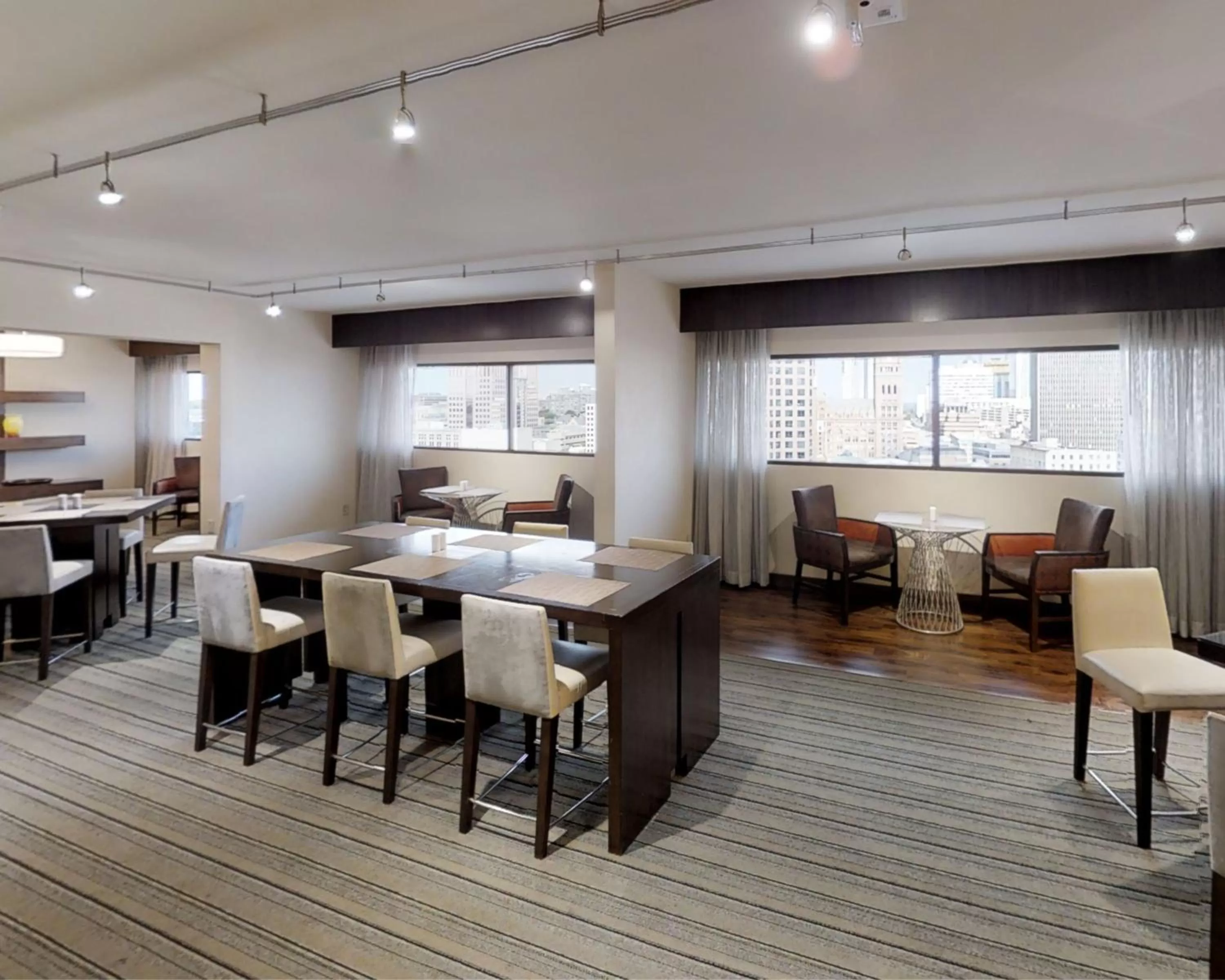 Lounge or bar in Hyatt Regency Milwaukee