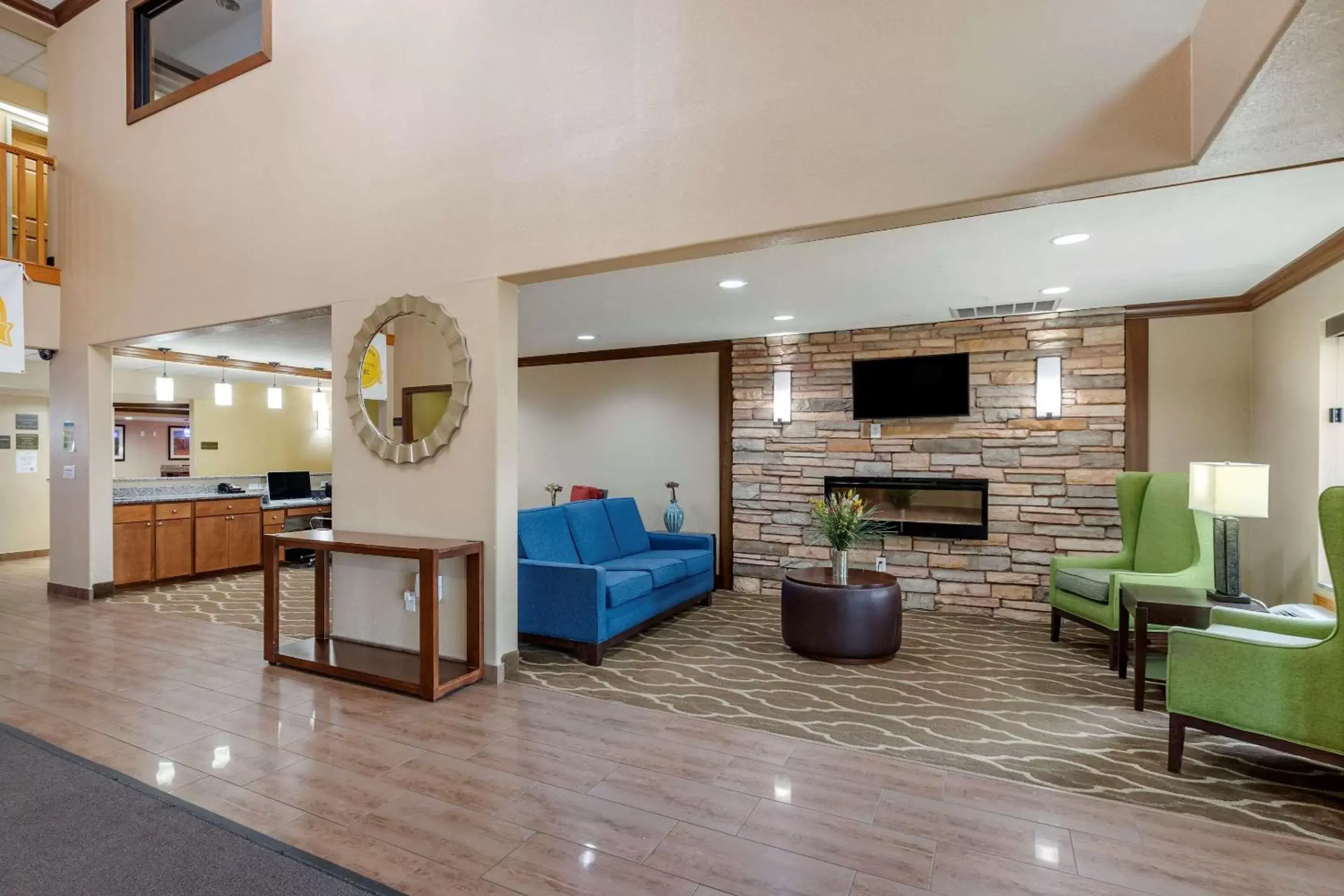 Lobby or reception, Lobby/Reception in Comfort Inn & Suites Cedar Rapids North - Collins Road