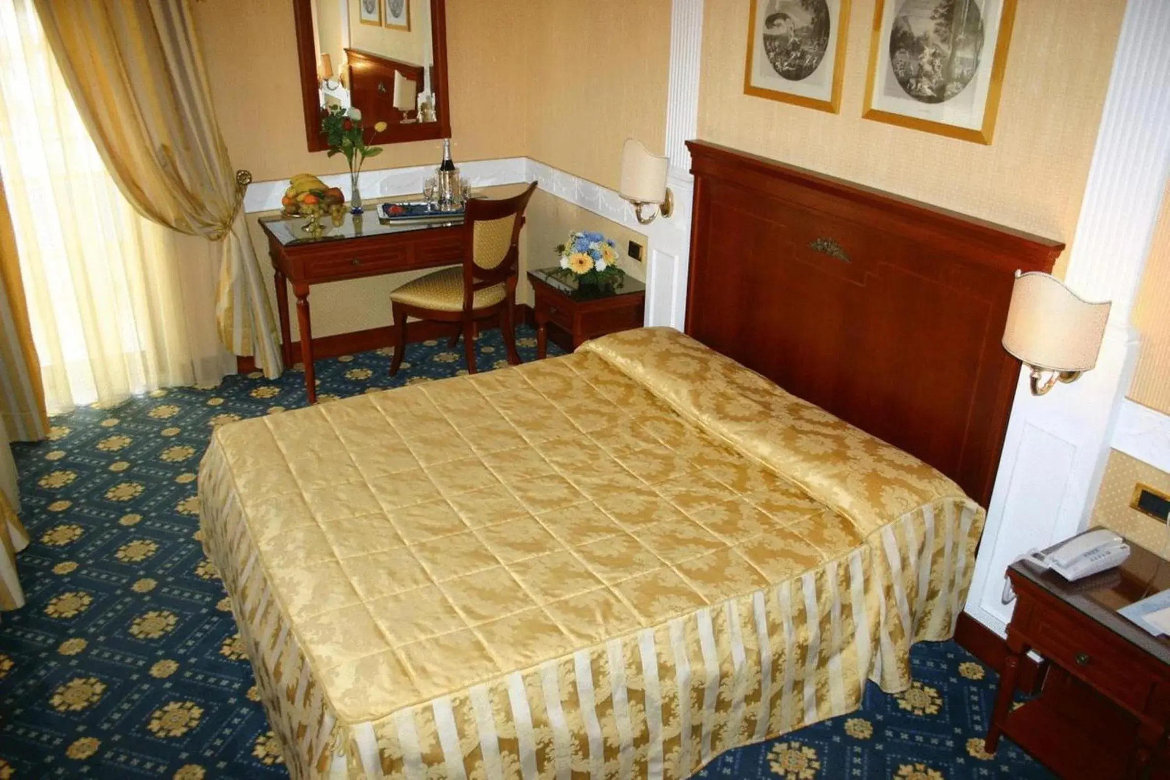 Photo of the whole room, Bed in Grand Hotel Dei Cesari