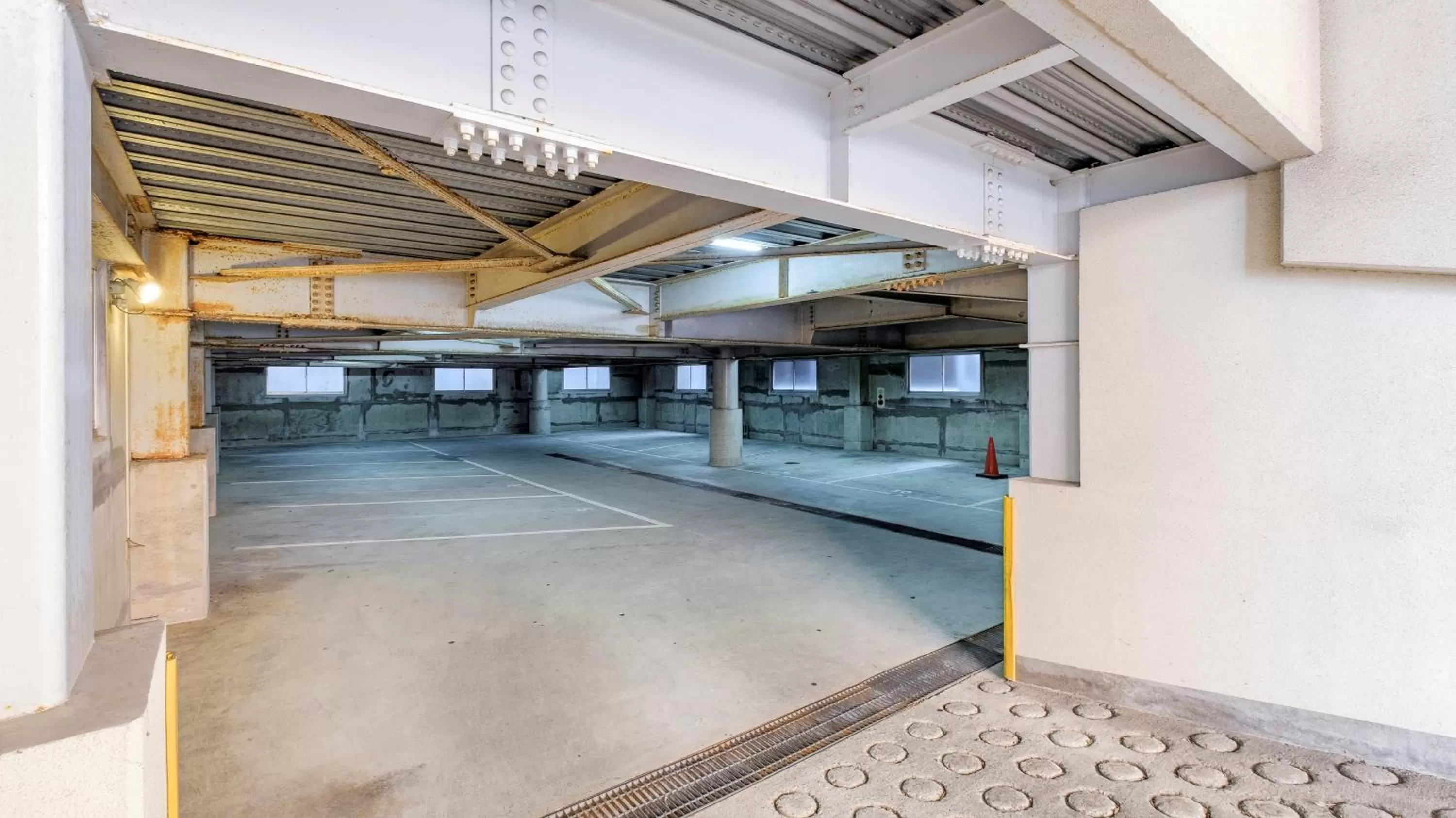 Parking in Nobeoka Royal Hotel