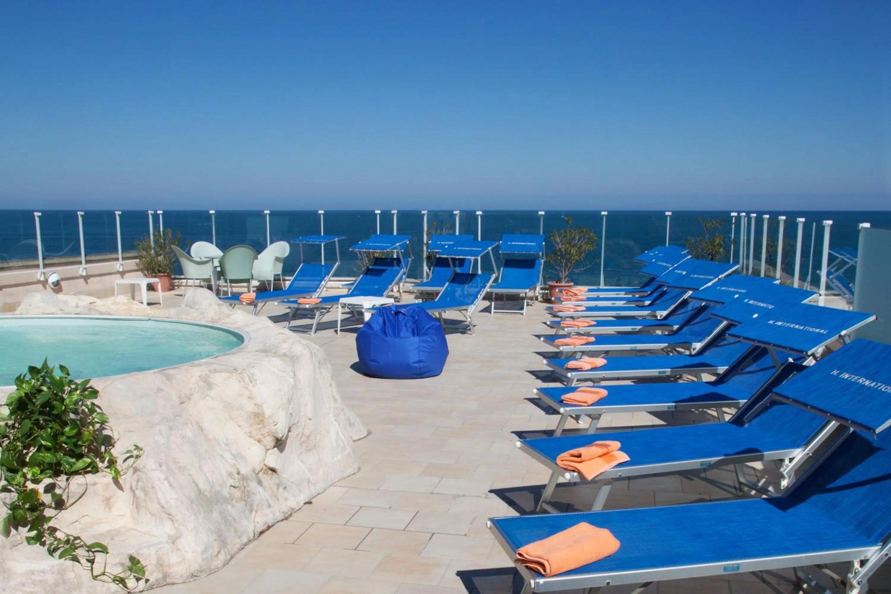 Summer in Hotel International