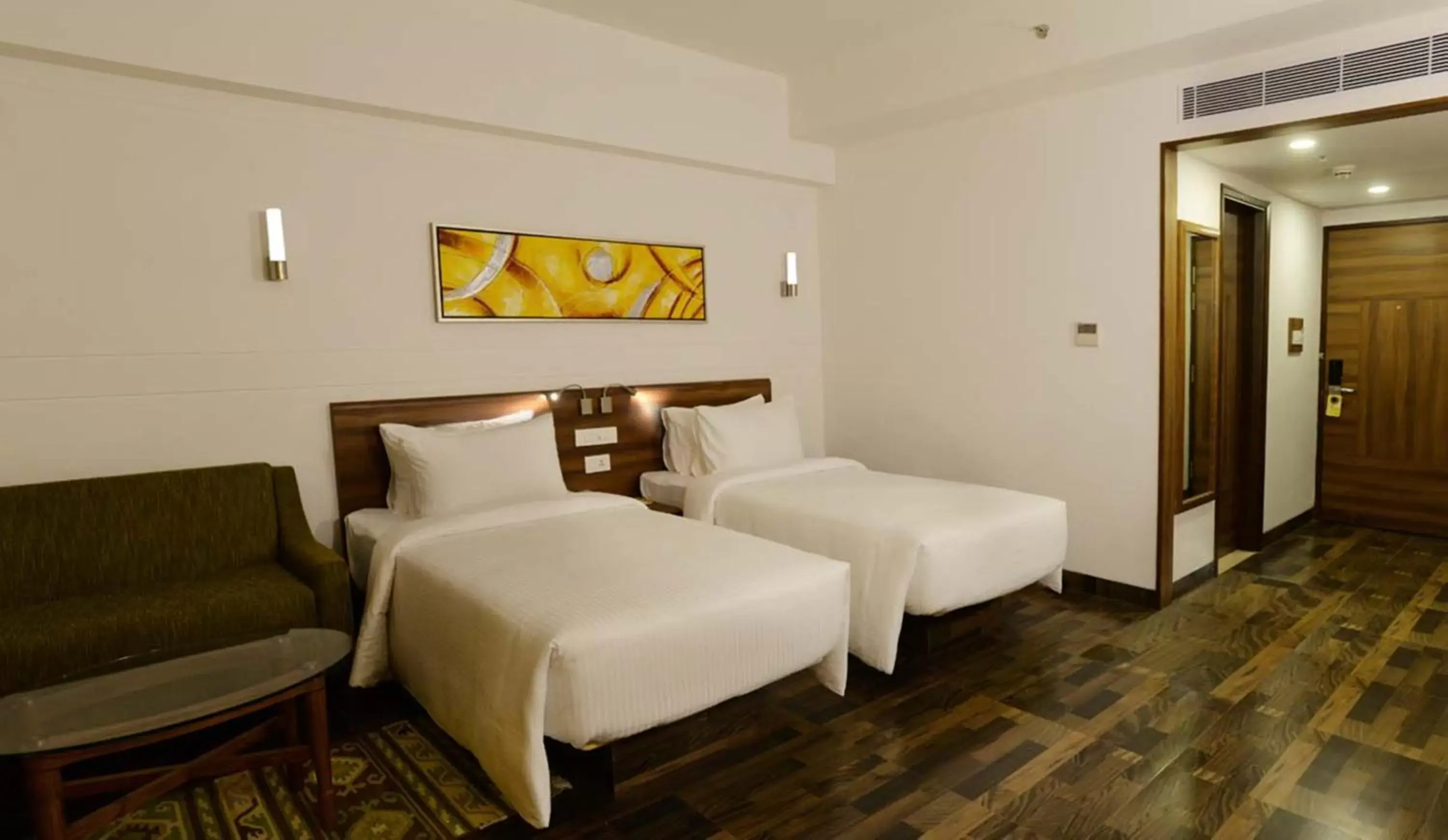 Bedroom, Bed in Lemon Tree Hotel Coimbatore