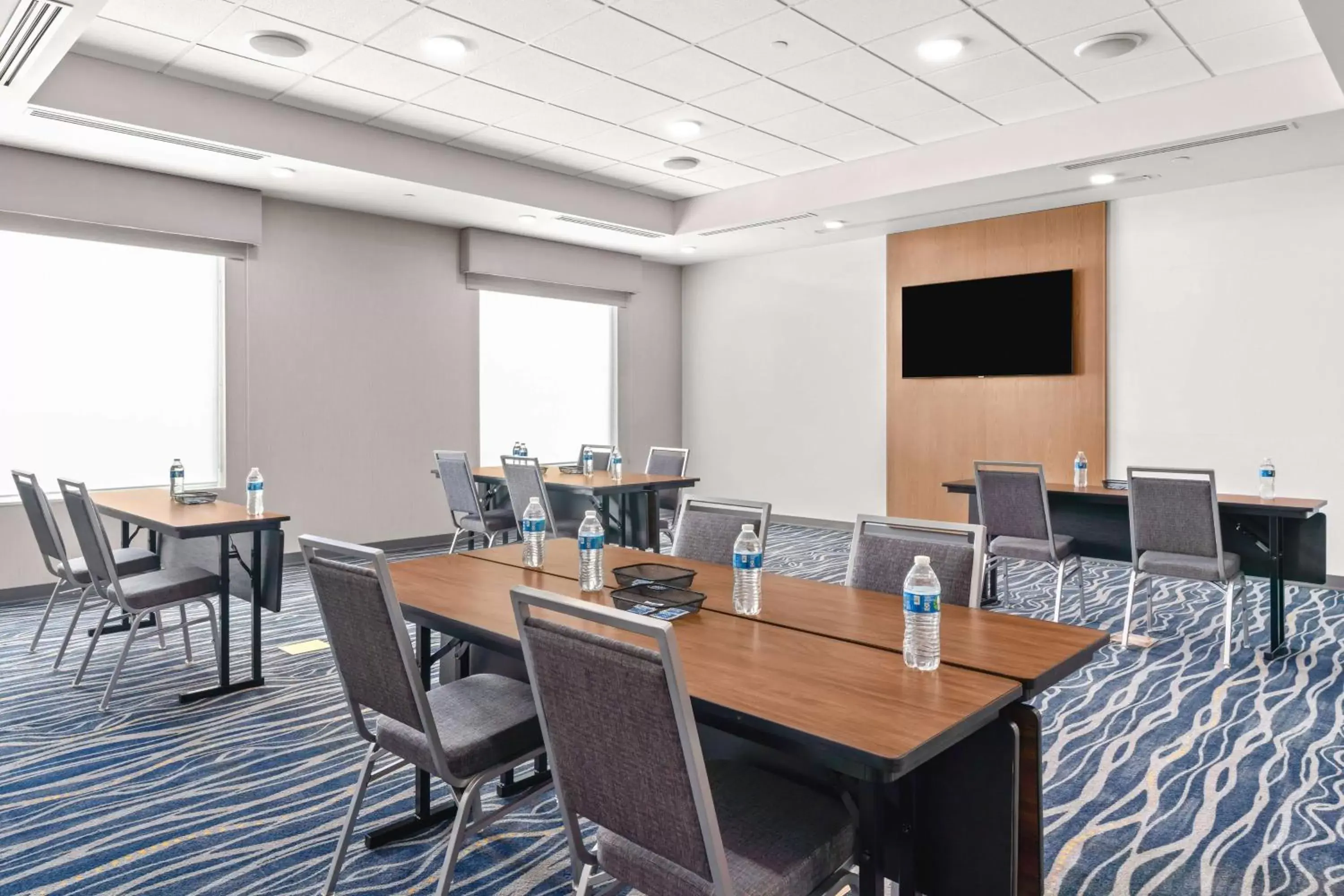 Meeting/conference room in Hampton Inn Bellingham Airport, WA