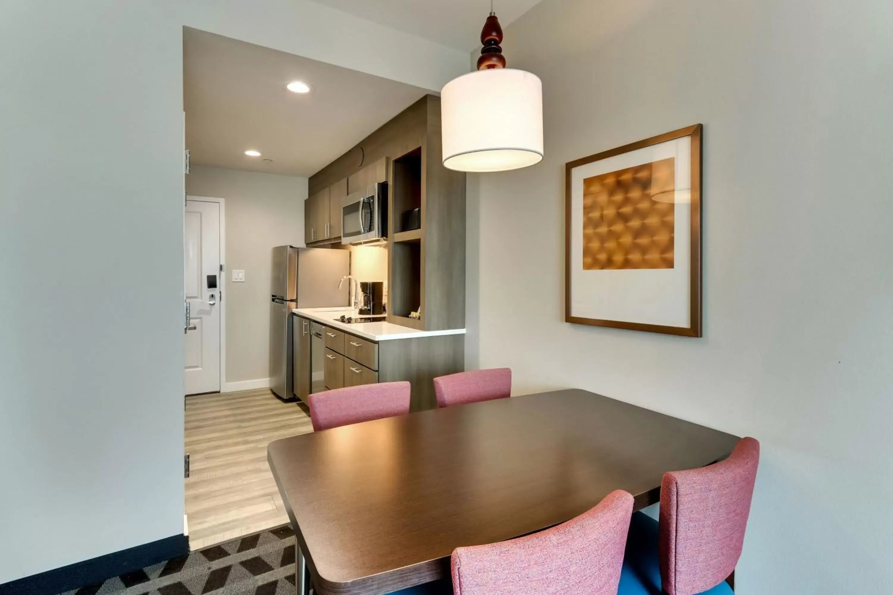 Photo of the whole room, Dining Area in TownePlace Suites by Marriott Houston Northwest Beltway 8