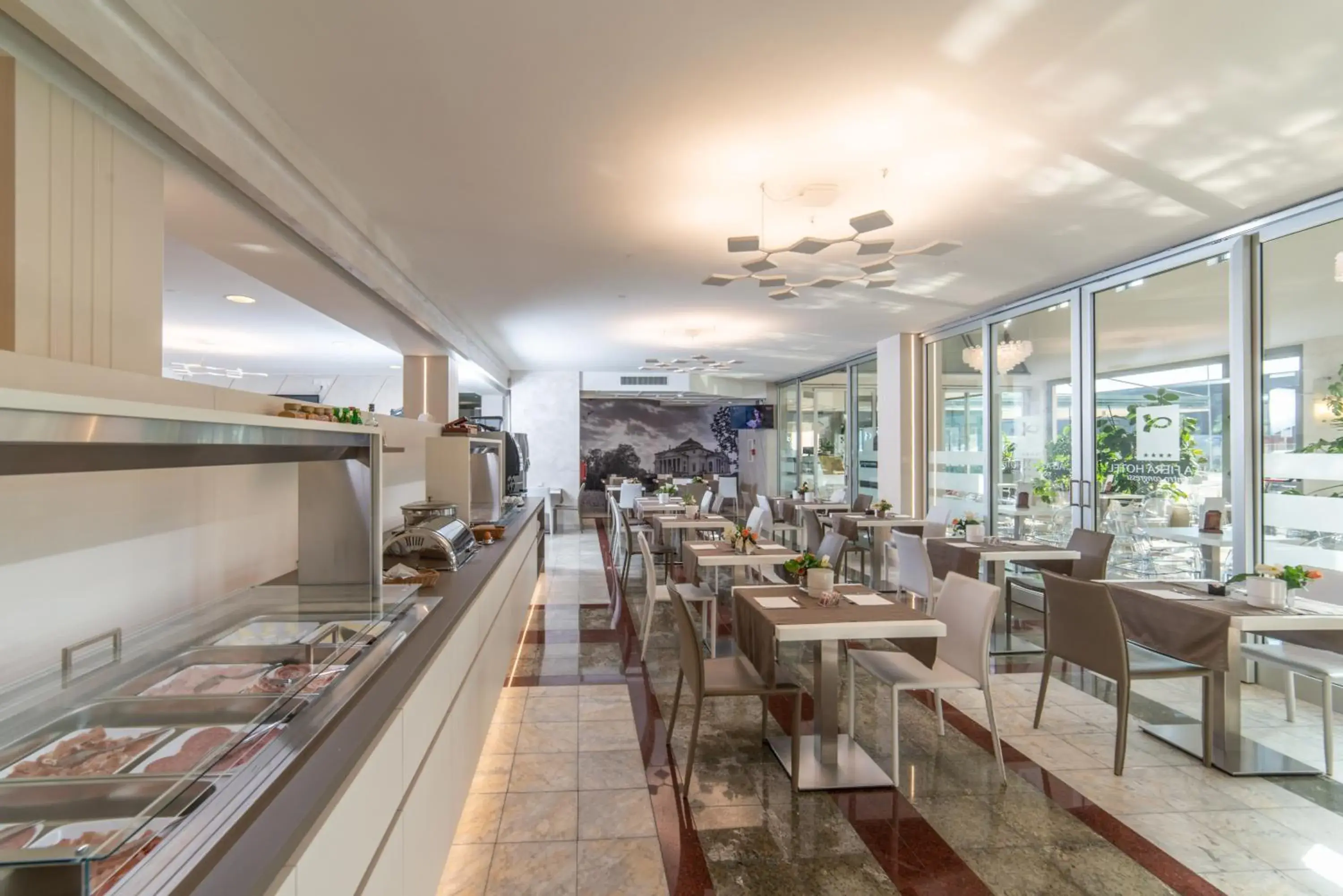 Continental breakfast, Restaurant/Places to Eat in Alfa Fiera Hotel