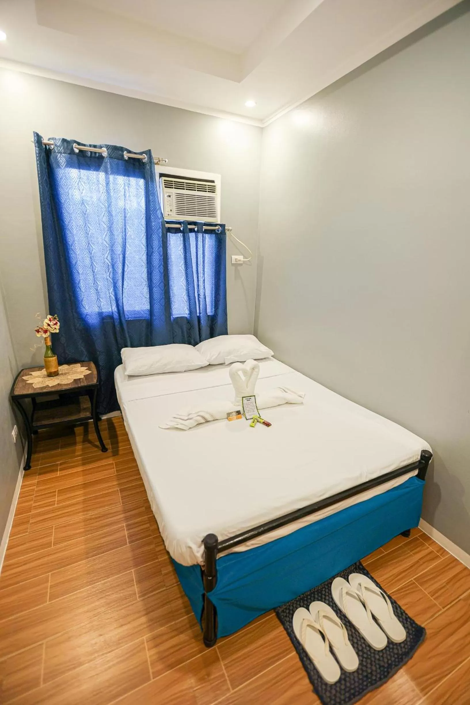 Bed in Kingswick Residences & Lodge