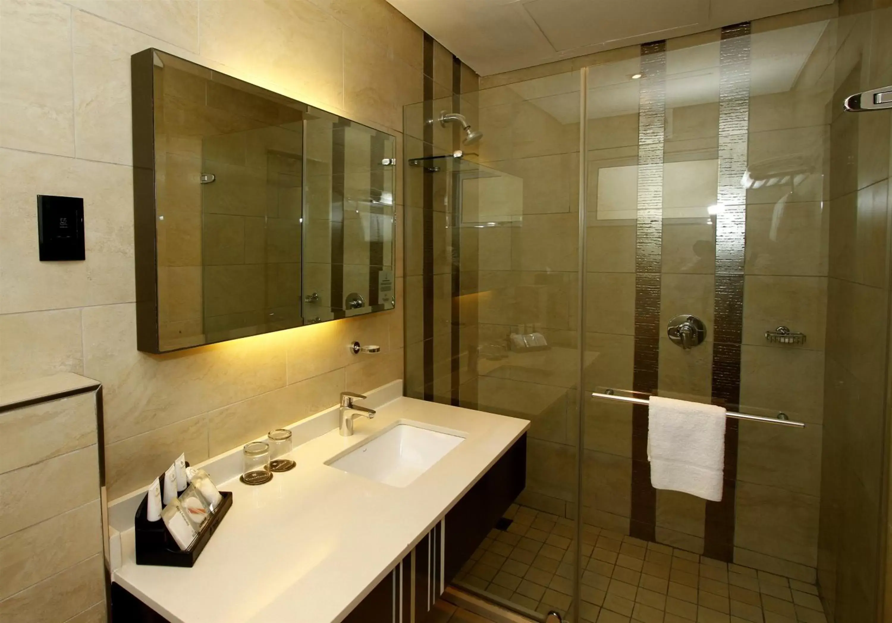Bathroom in Coastlands Musgrave Hotel