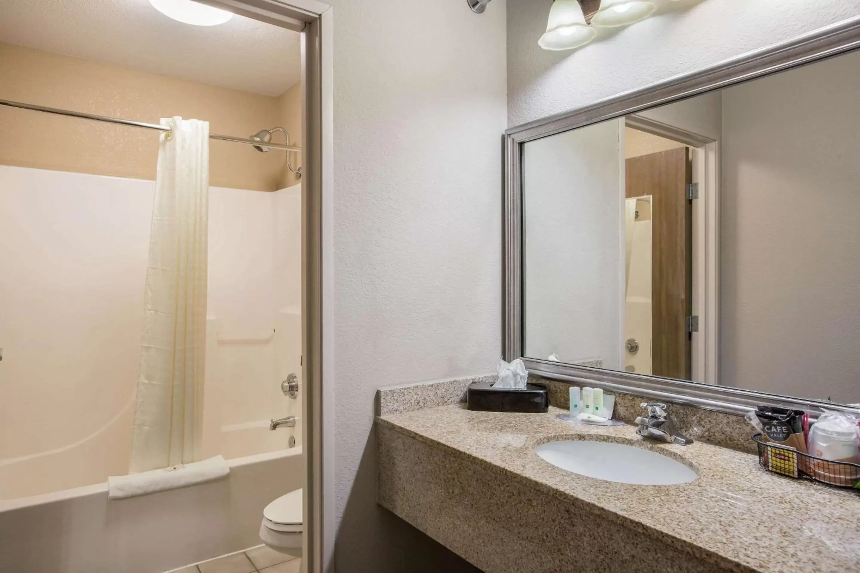 Bathroom in Quality Inn & Suites Lawrence - University Area