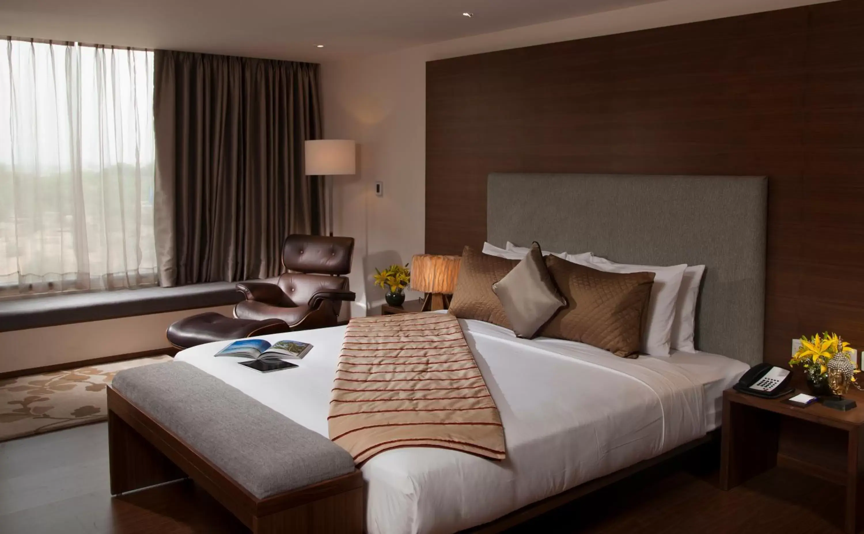 Bedroom, Bed in Radisson Blu Plaza Hotel Hyderabad Banjara Hills