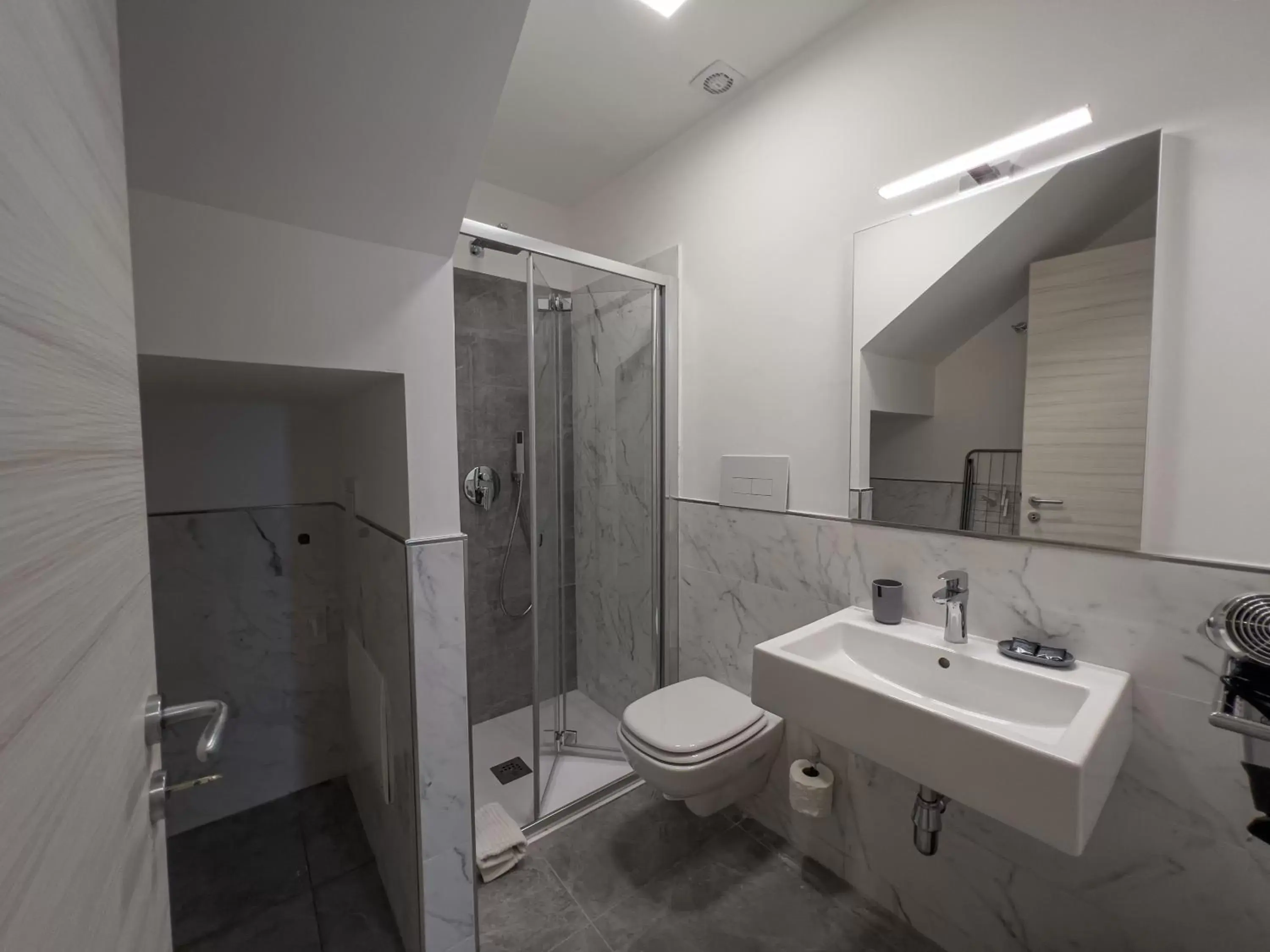 Bathroom in Historico Loft & Rooms Palazzo Adragna XIX
