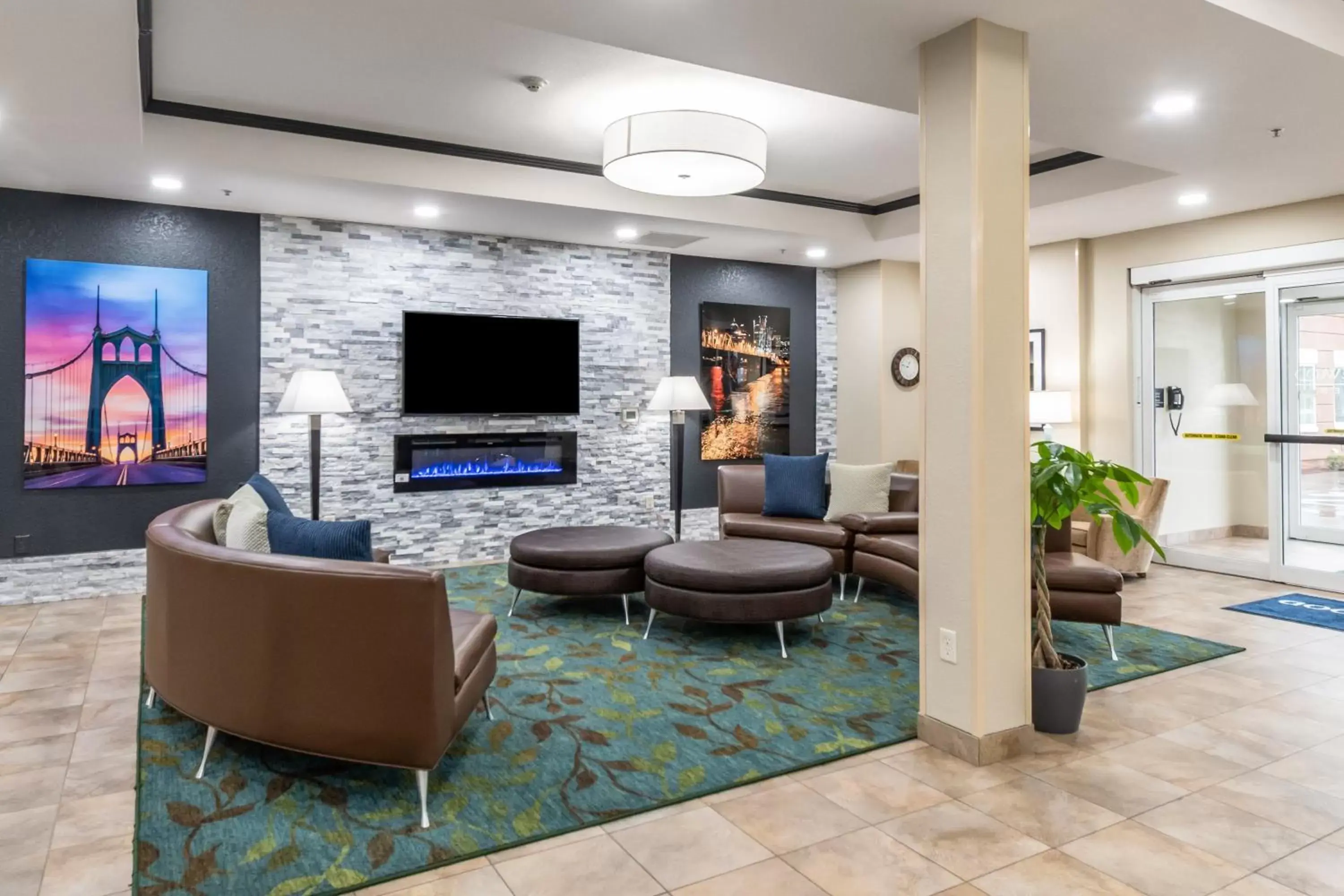 Lobby or reception in Candlewood Suites Portland Airport, an IHG Hotel