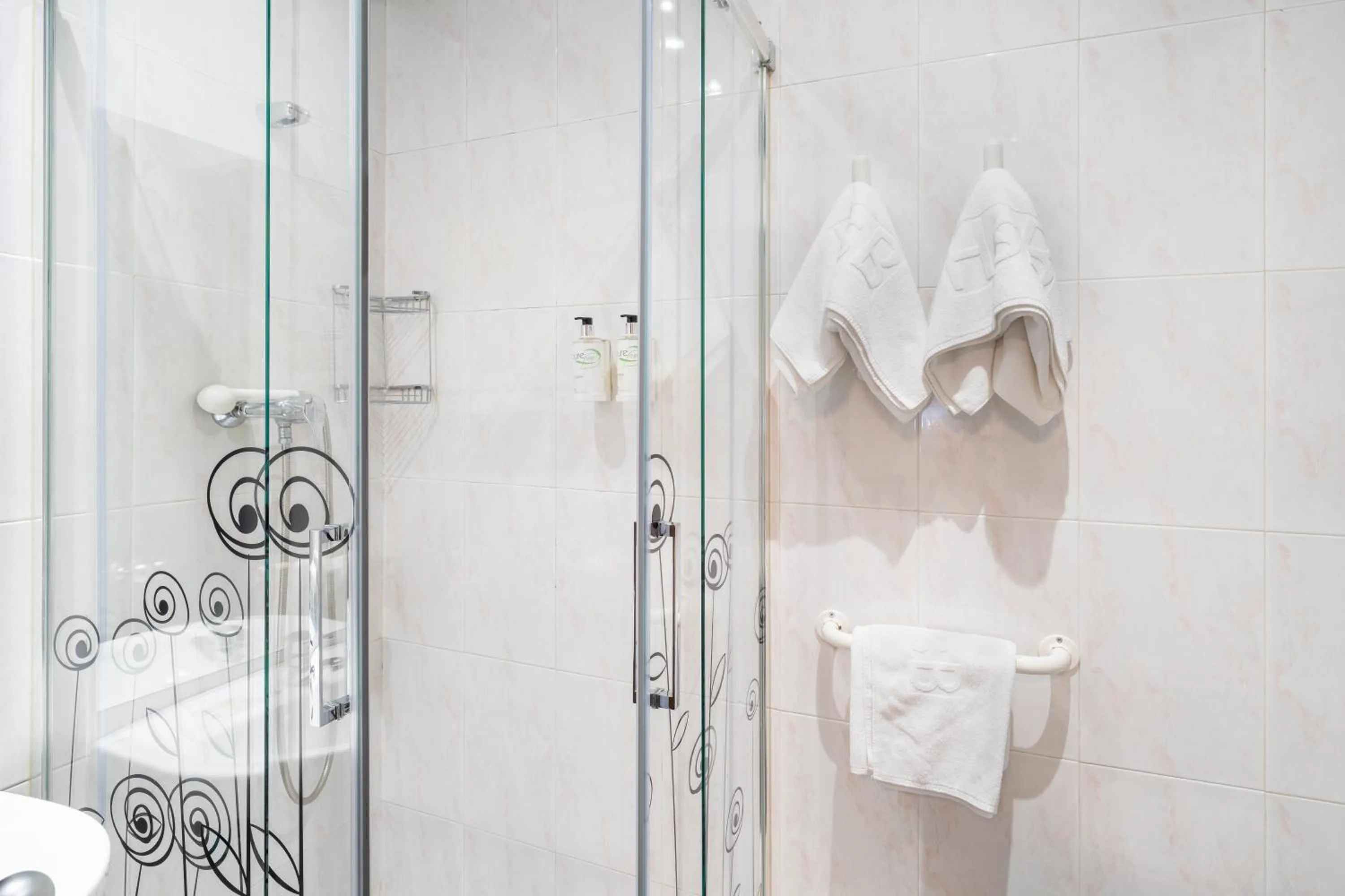 Bathroom in Hostal Ballesta