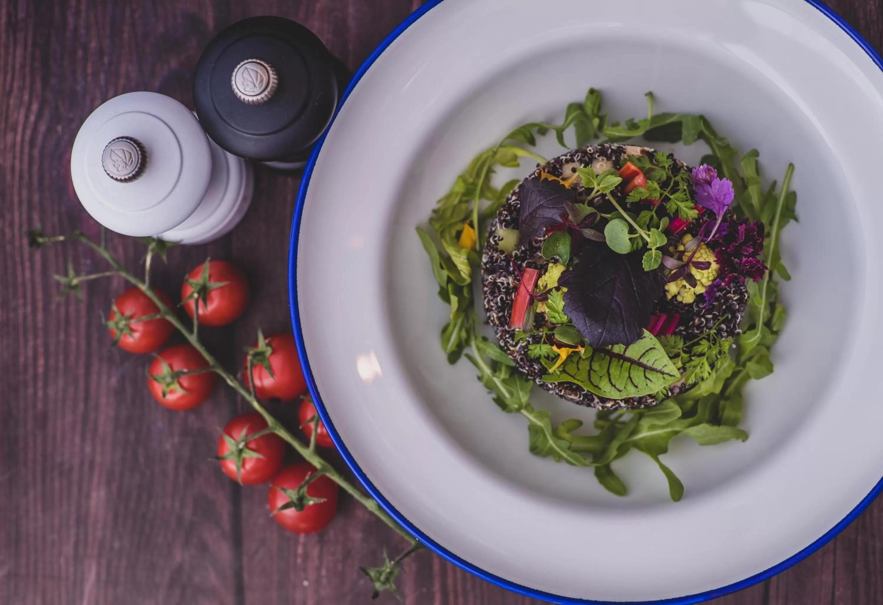 Food and drinks in Grand Plaza Mövenpick Media City