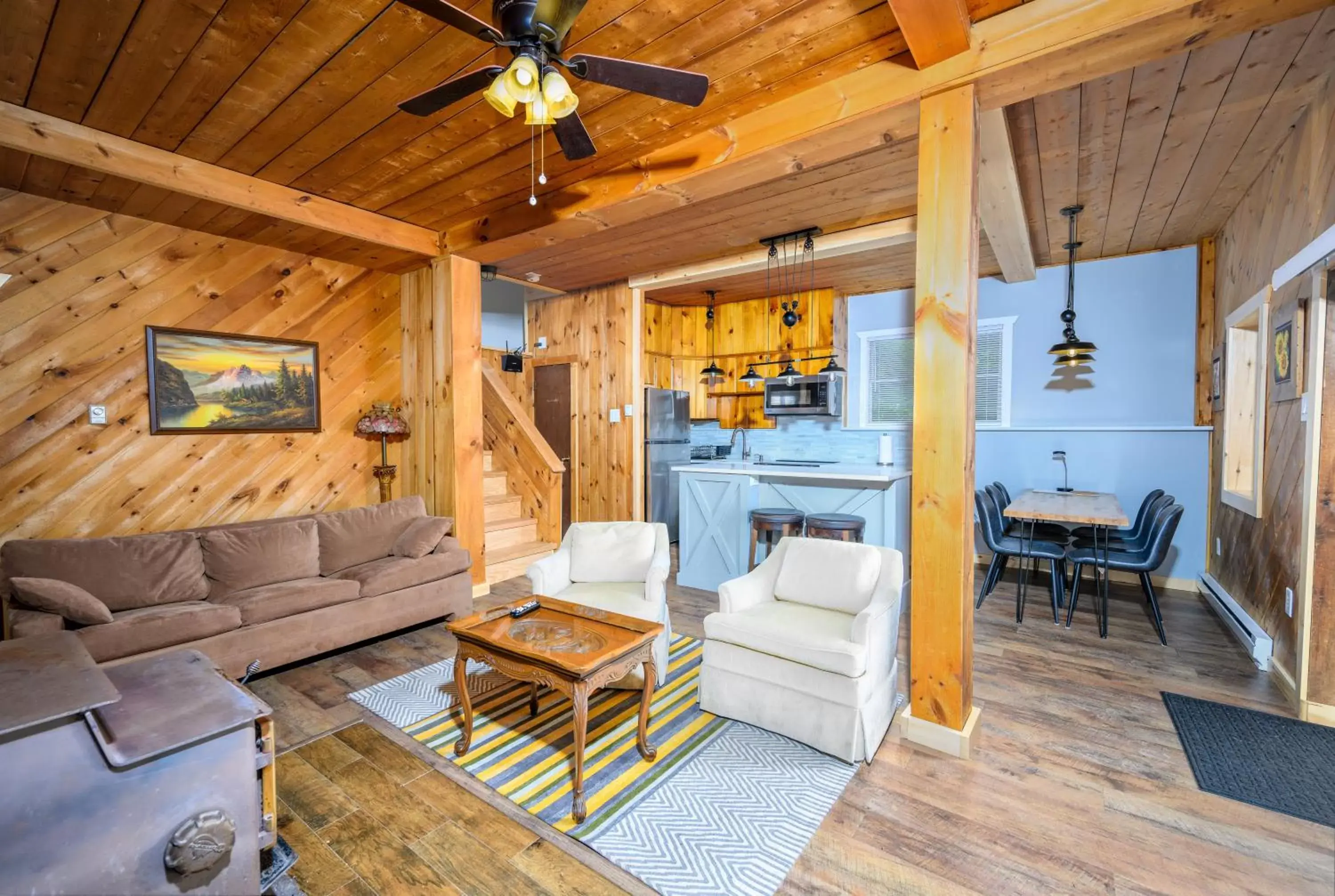 Seating Area in Mountain Treasure Bed and Breakfast