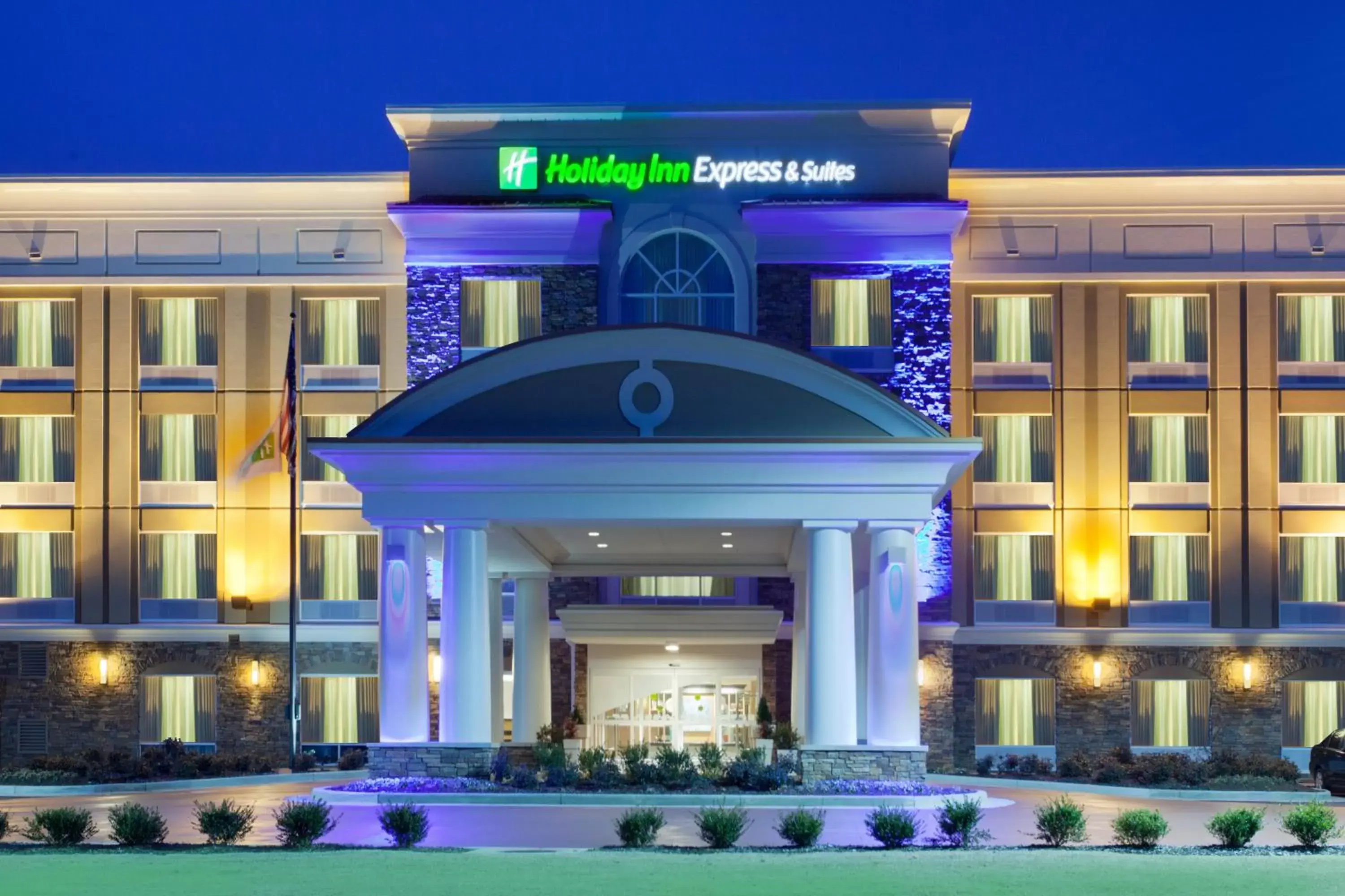 Property Building in Holiday Inn Express Hotel & Suites Huntsville West - Research Park, an IHG Hotel