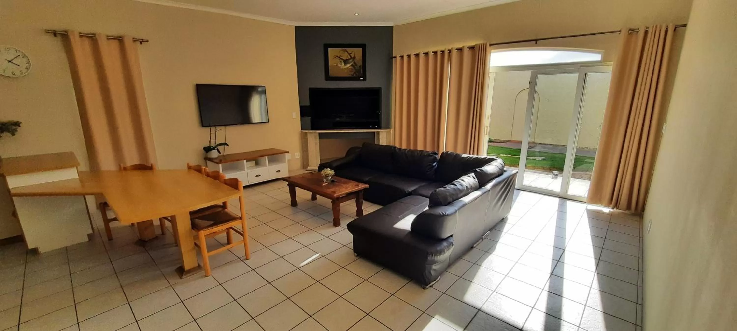 Living room, Seating Area in DESERT DREAMS B&B