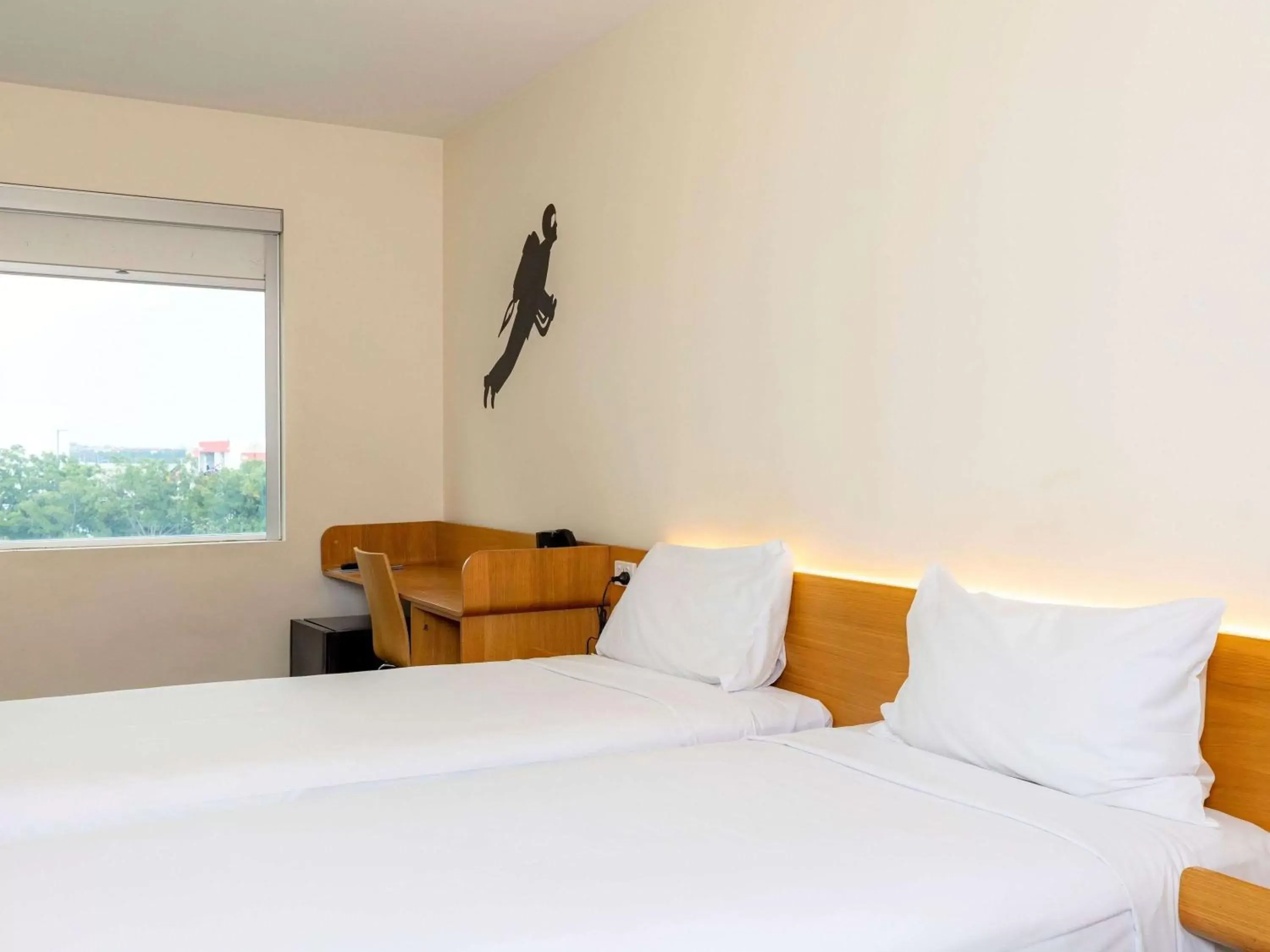 Bedroom, Bed in ibis budget Sydney Airport