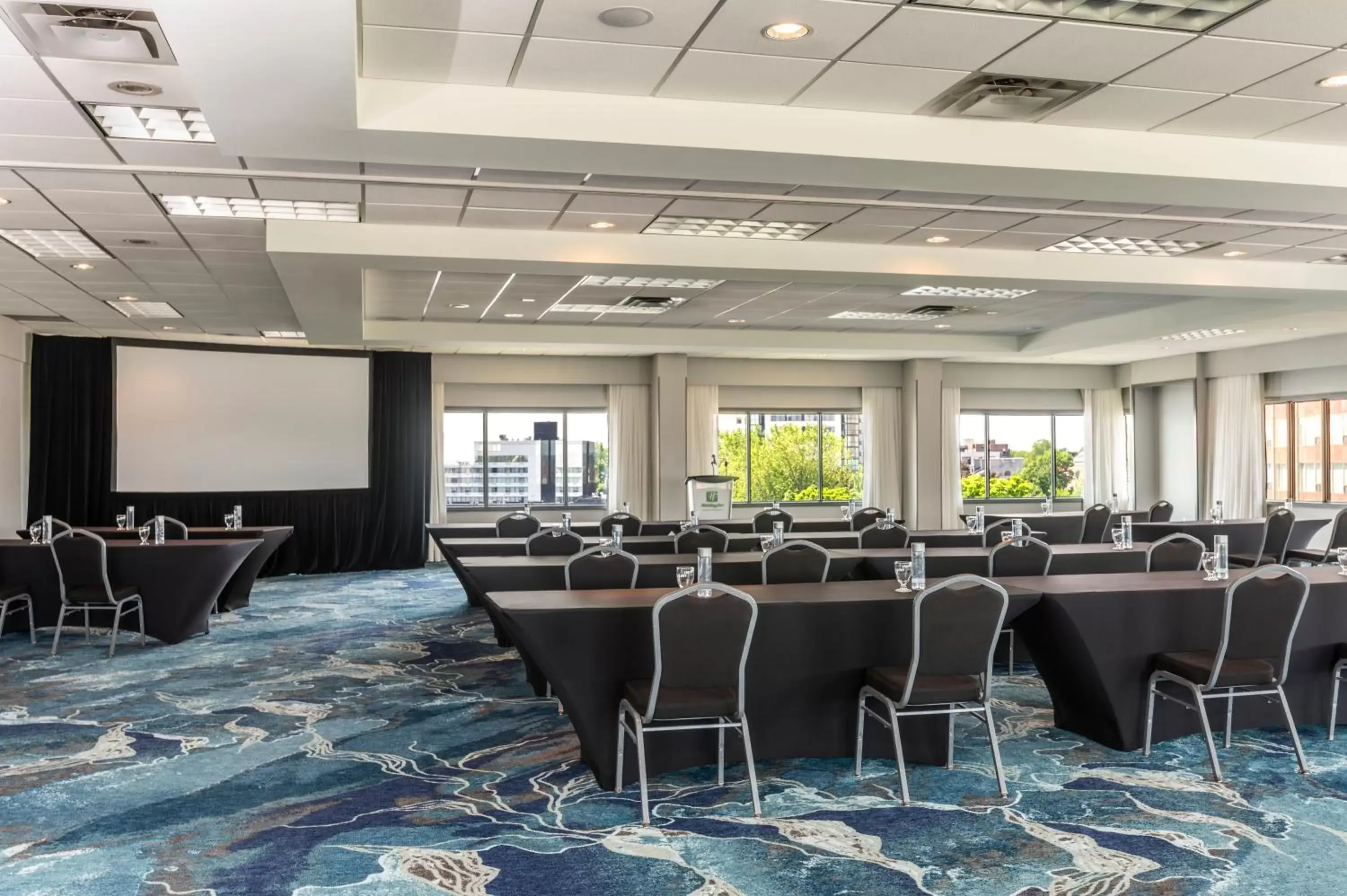 Meeting/conference room in Holiday Inn Kingston - Waterfront, an IHG Hotel