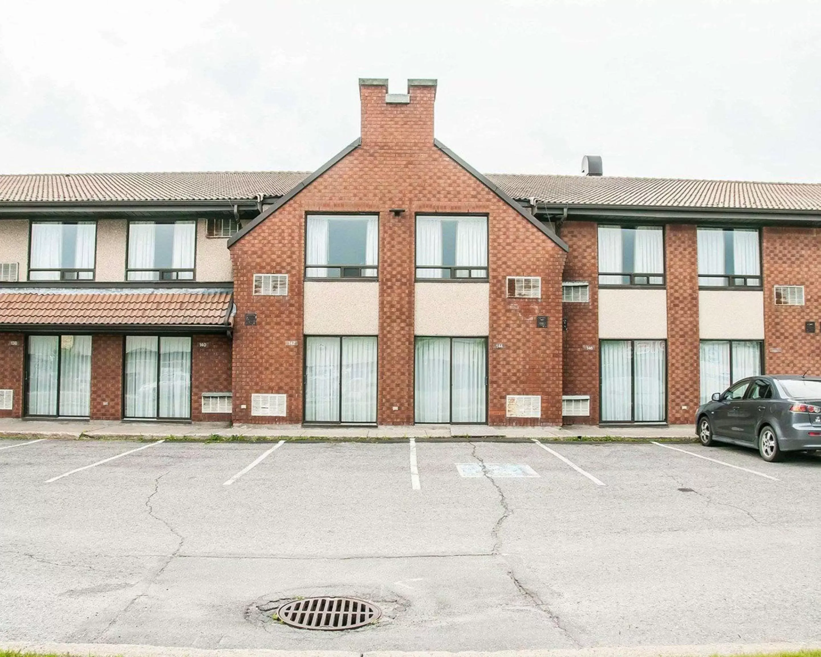 Property Building in Comfort Inn Laval