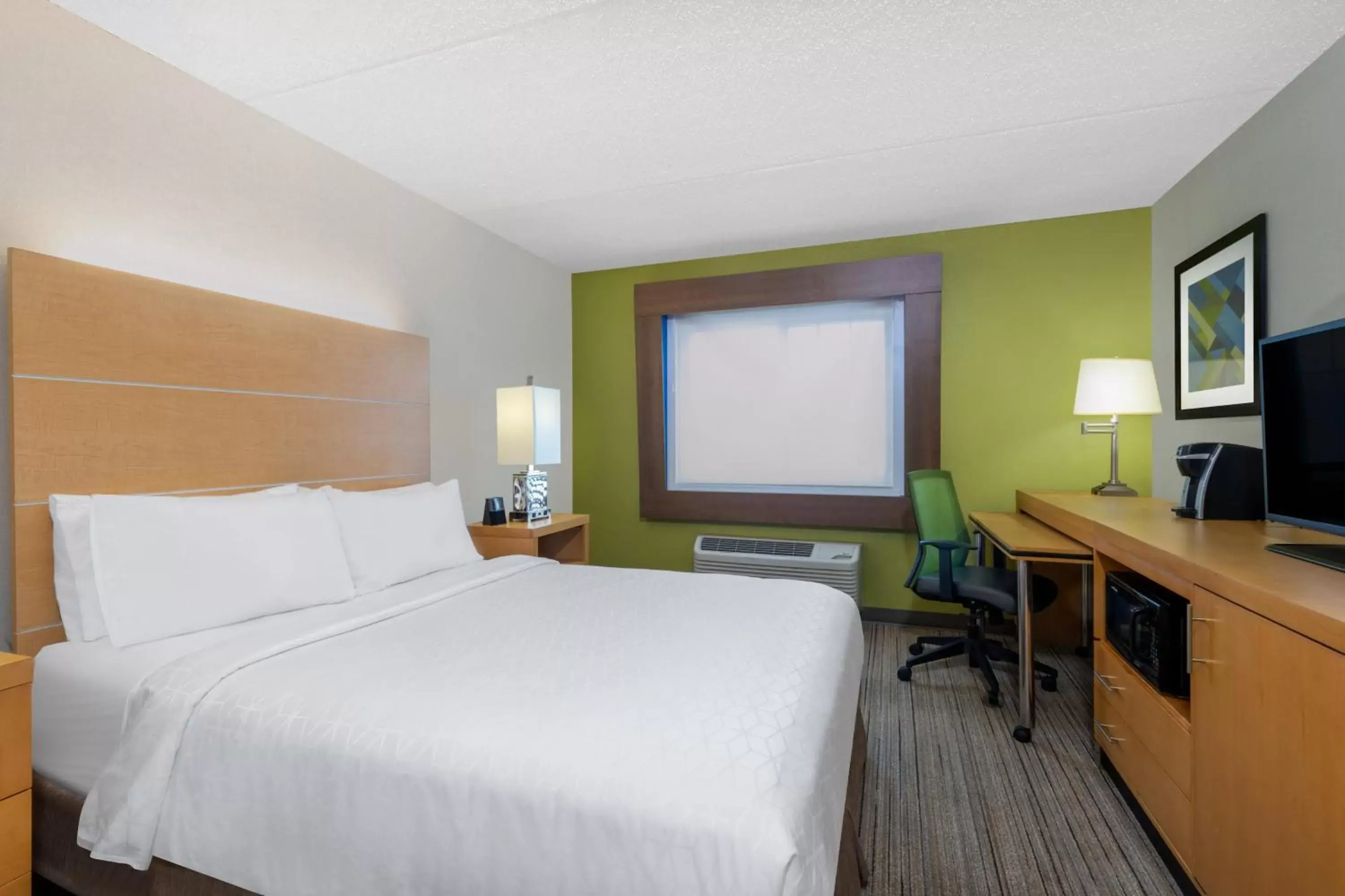 Photo of the whole room, Bed in Holiday Inn Express & Suites Wheat Ridge-Denver West, an IHG Hotel
