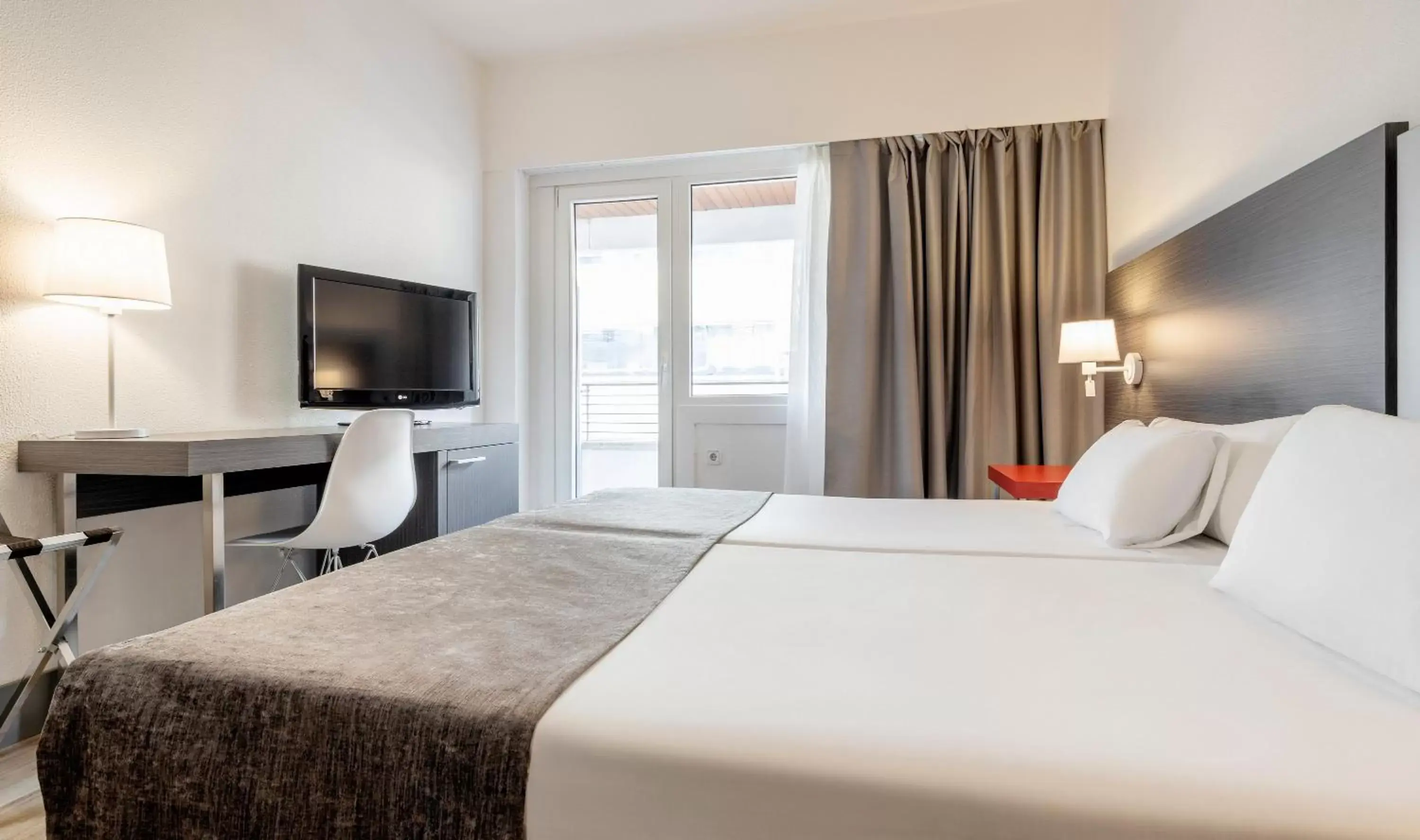 Bedroom, Bed in Ilunion Romareda Bedroom, Bed in Ilunion Romareda