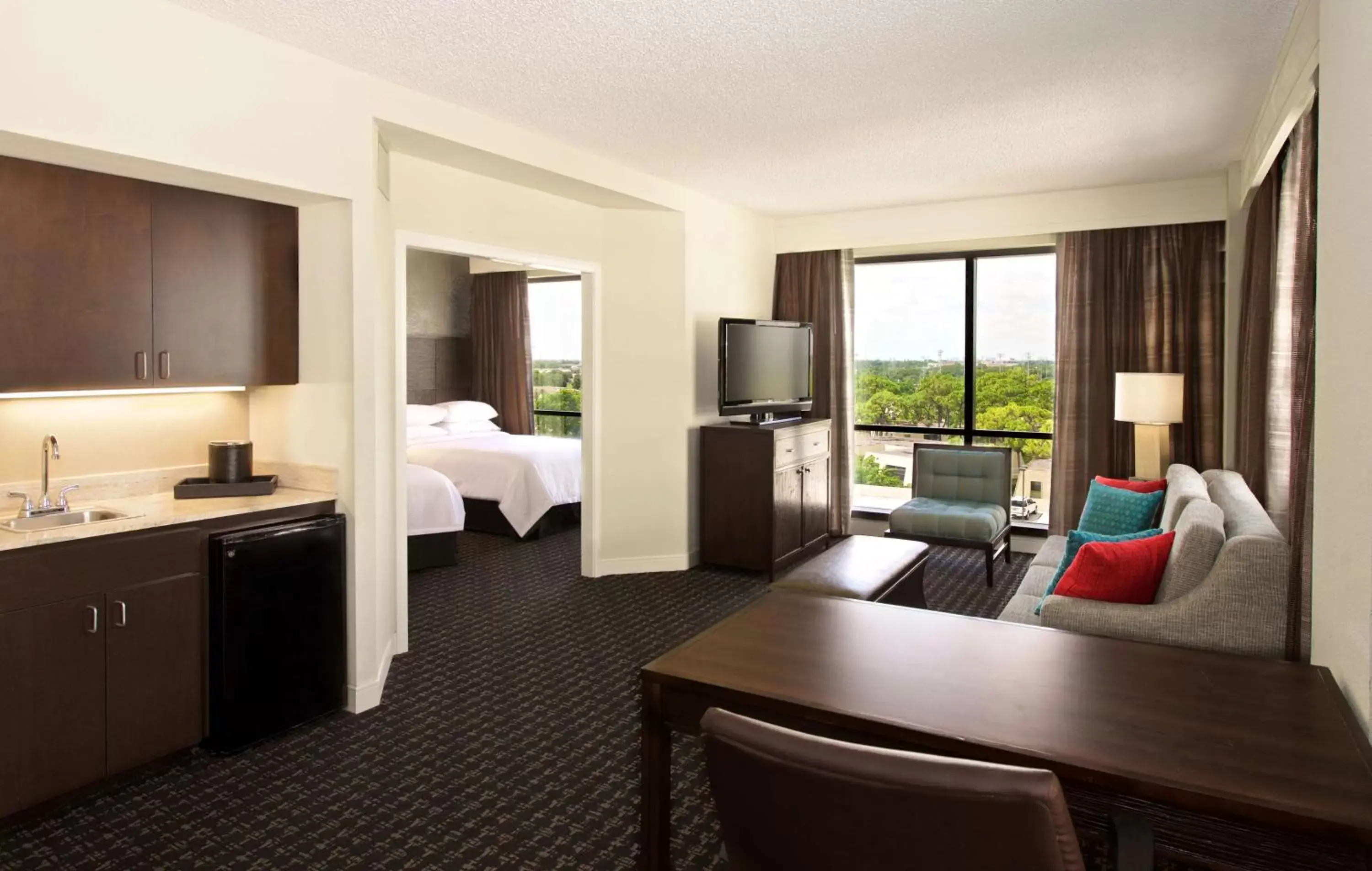 Kitchen or kitchenette, Seating Area in Embassy Suites by Hilton Palm Beach Gardens PGA Boulevard