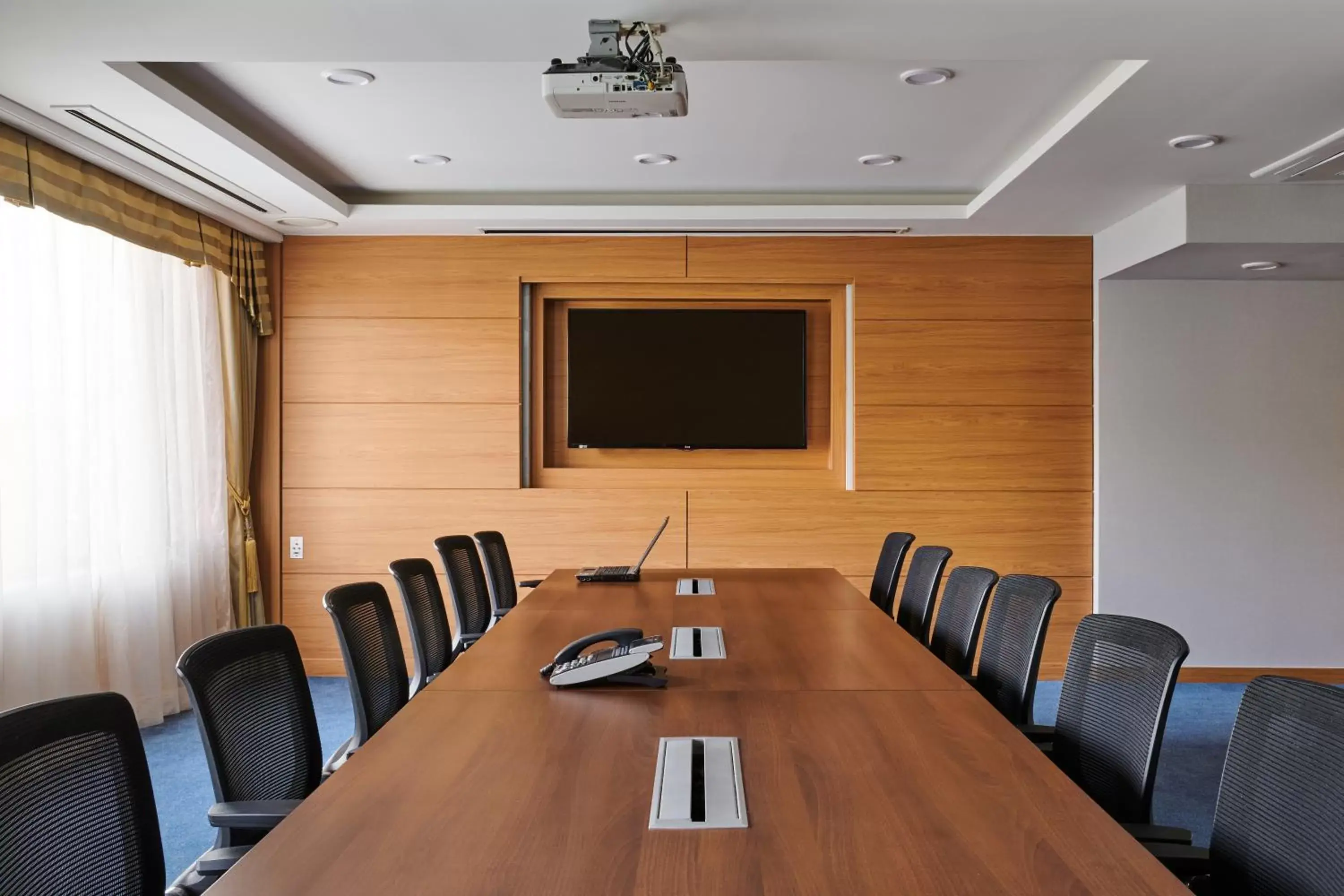 Meeting/conference room in Hotel Hyundai by Lahan Ulsan