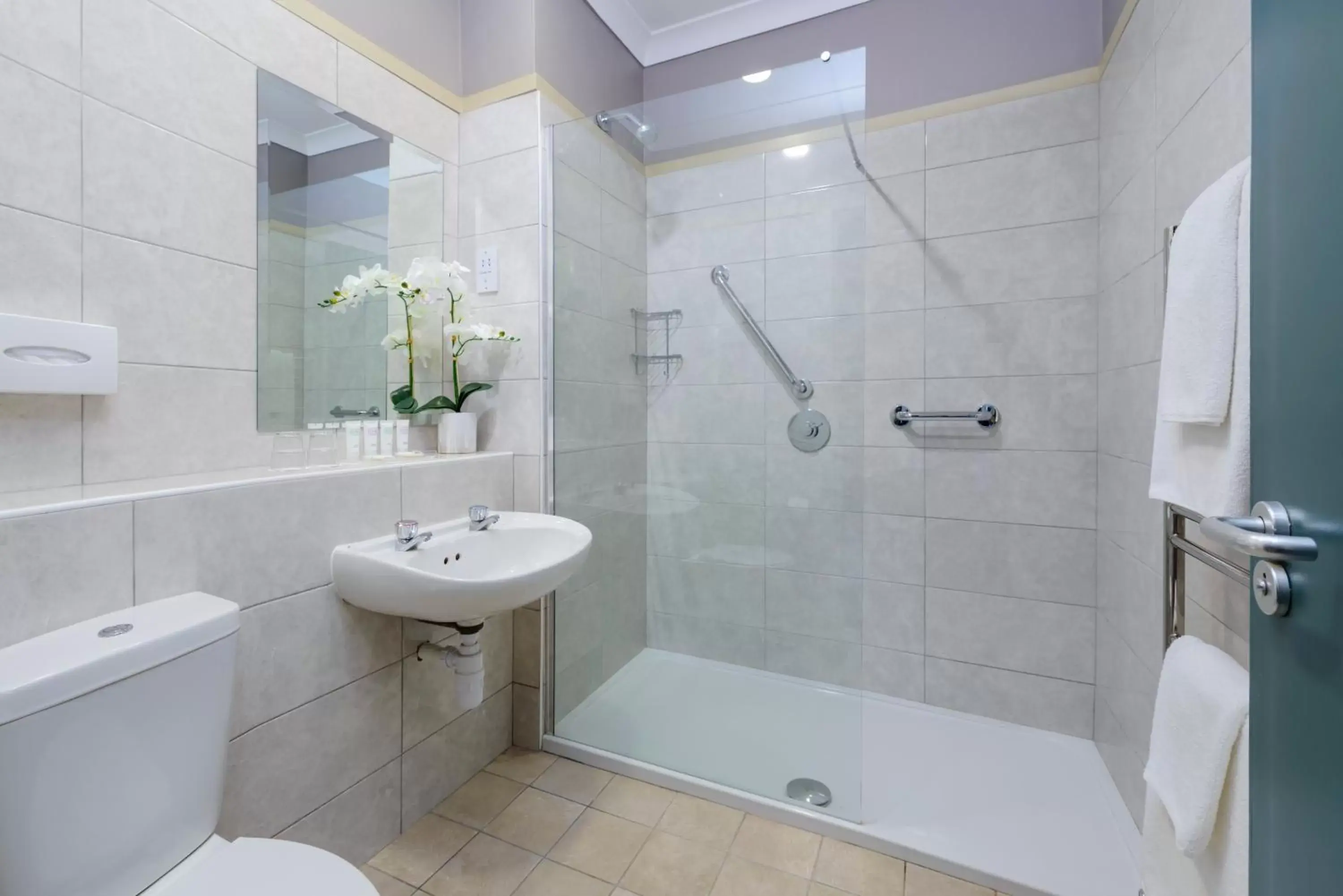 Shower, Bathroom in Castlerosse Park Resort