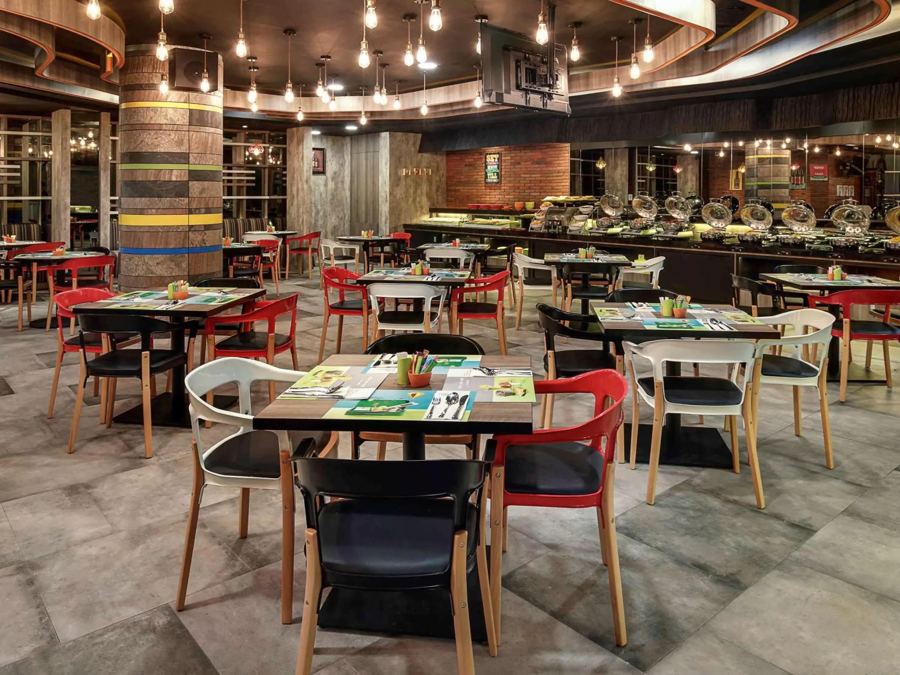 Restaurant/Places to Eat in Ibis Styles Makassar Sam Ratulangi