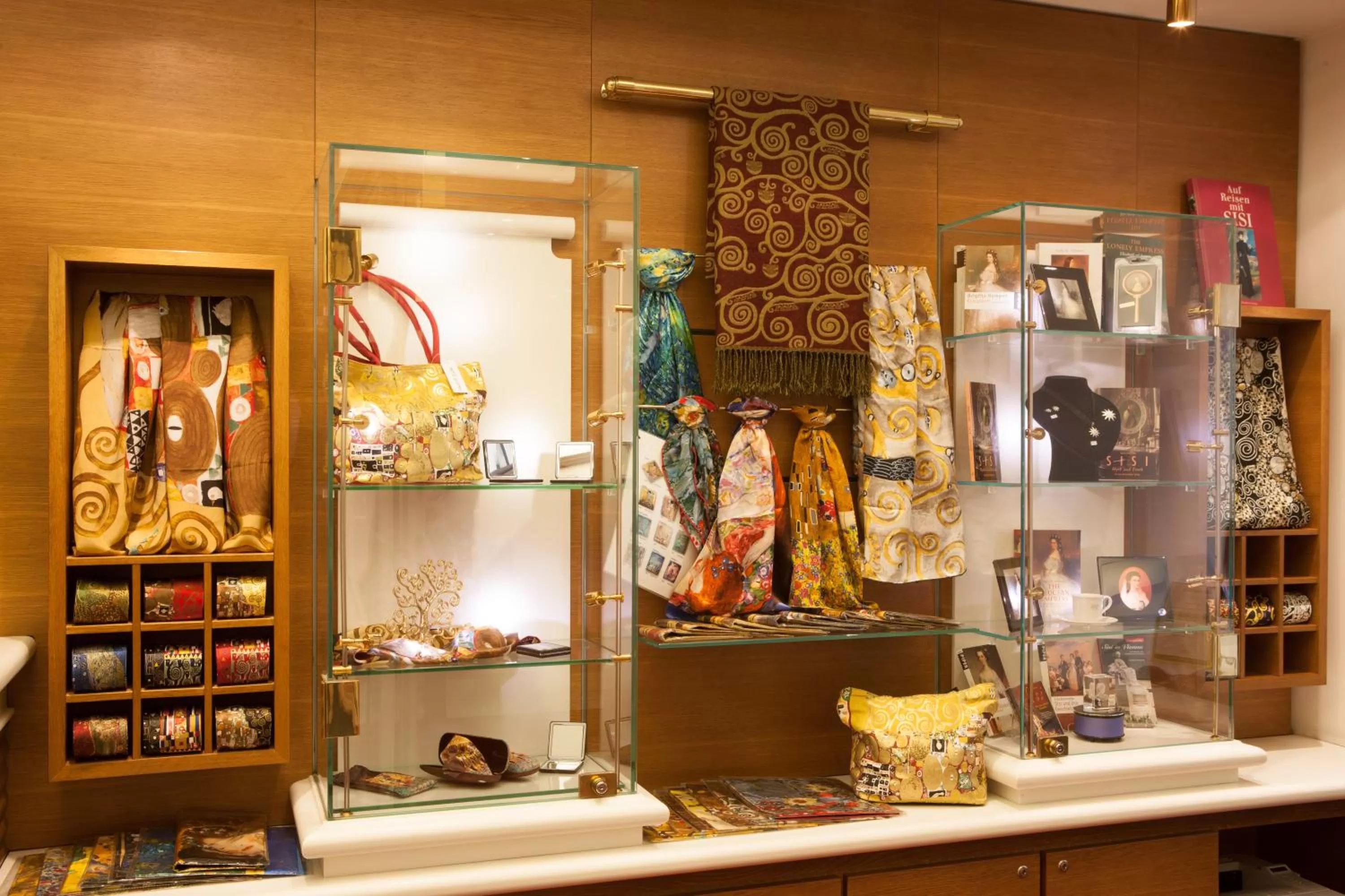 On-site shops in Hotel Kaiserin Elisabeth