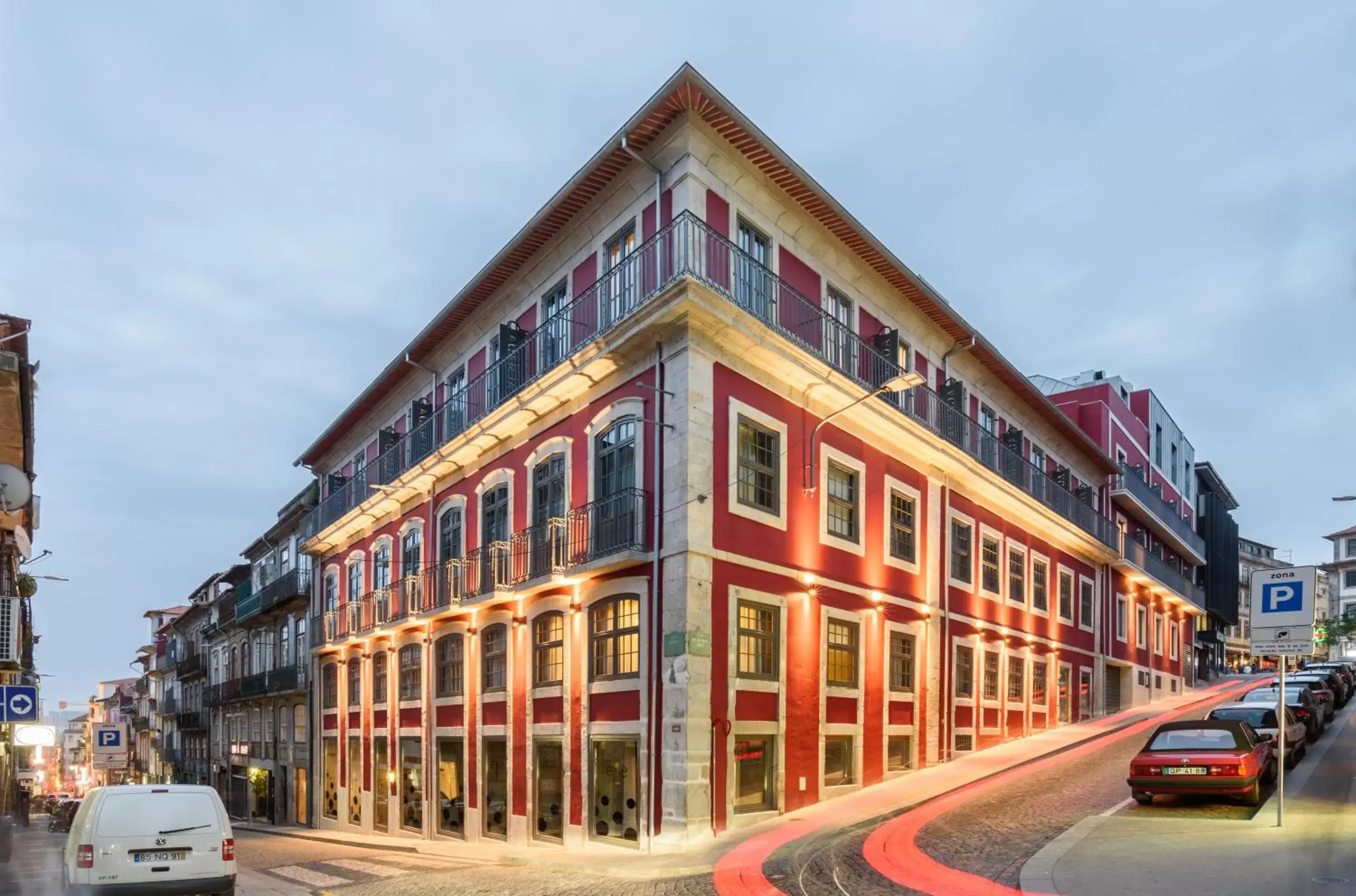 Facade/entrance, Property Building in Exe Almada Porto