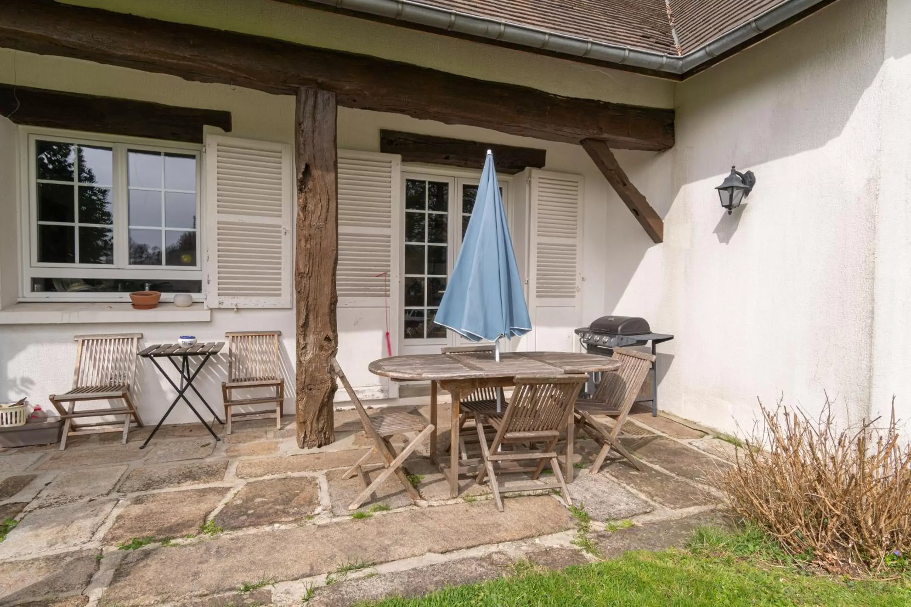 Patio in Bed and Breakfast Saultchevreuil, au Mont Saint Michel